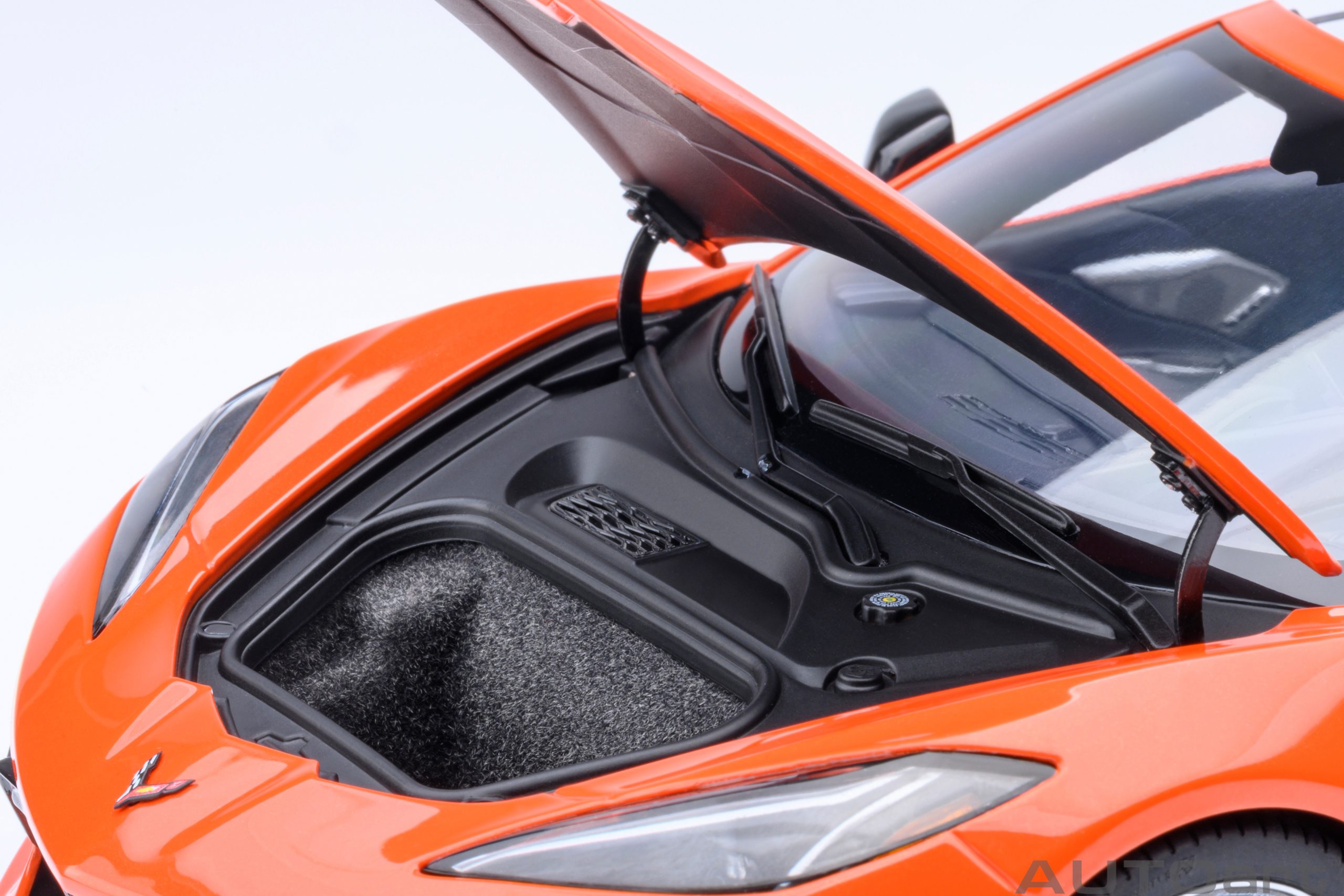 AUTOart Chevrolet Corvette C8 Stingray Z51 2020 1:18 - Sebring Orange - Image 13