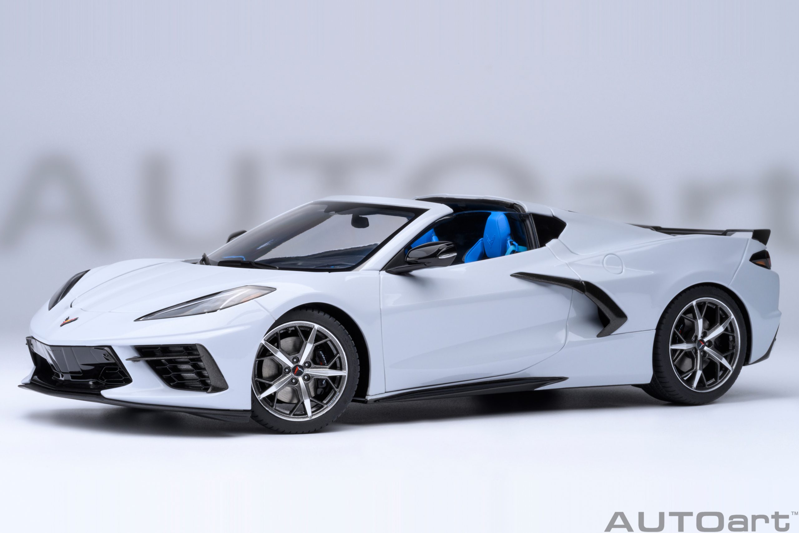 AUTOart Chevrolet Corvette C8 Stingray Z51 1:18 - Grigio Metallizzato Matrix Ceramica