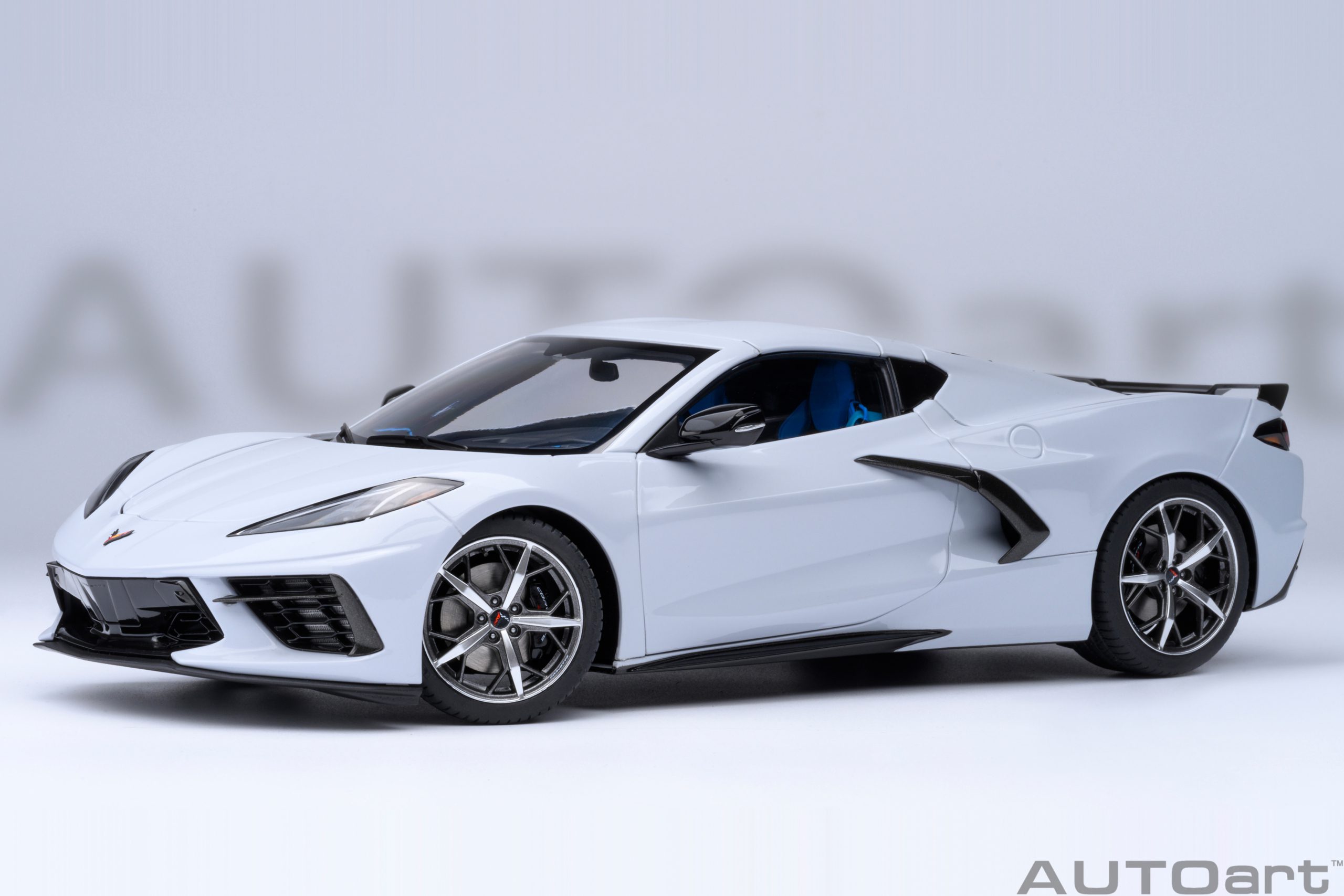 AUTOart Chevrolet Corvette C8 Stingray Z51 1:18 - Ceramic Matrix Grey Metallic - Immagine 2