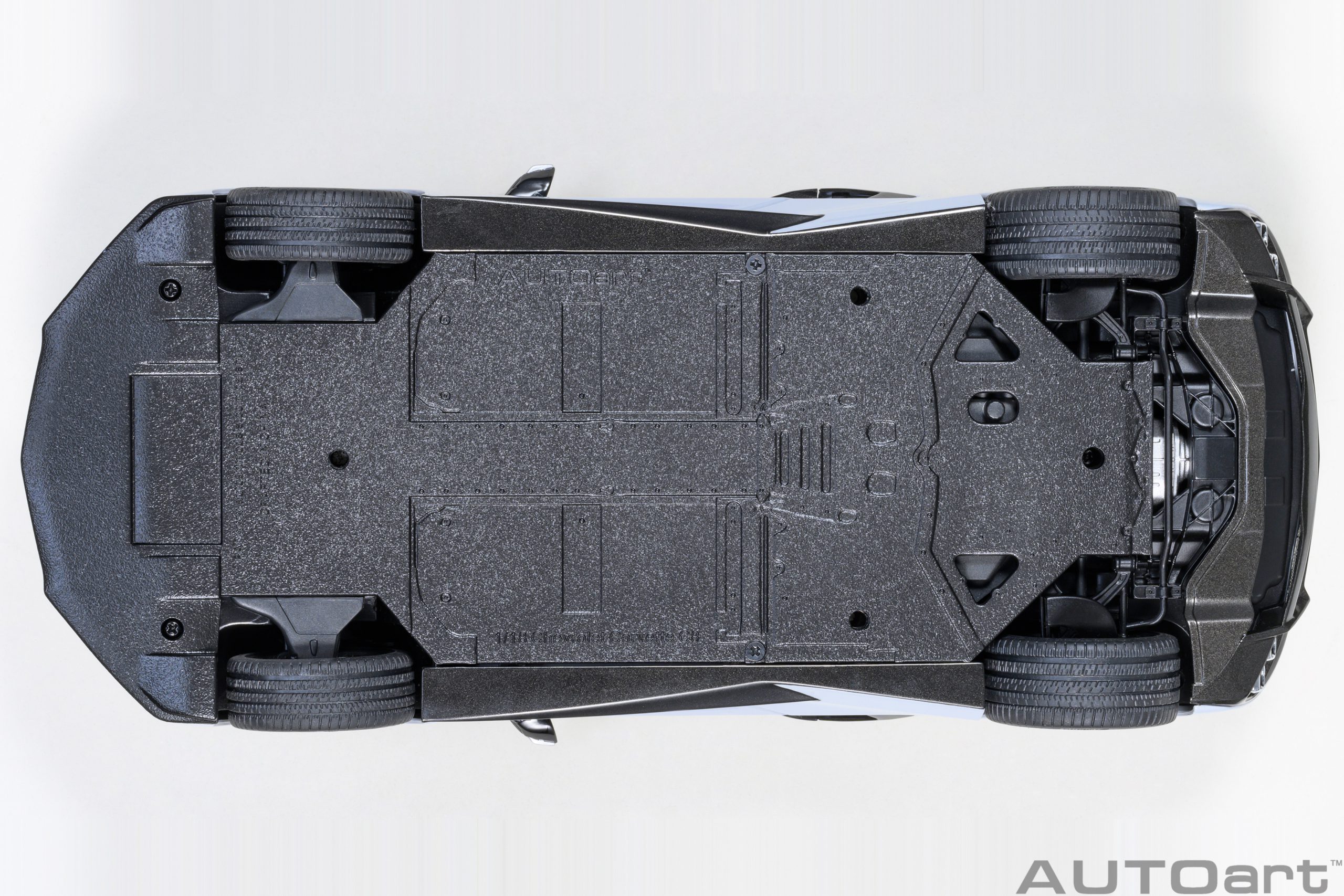 AUTOart Chevrolet Corvette C8 Stingray Z51 1:18 - Ceramic Matrix Grey Metallic - Immagine 10