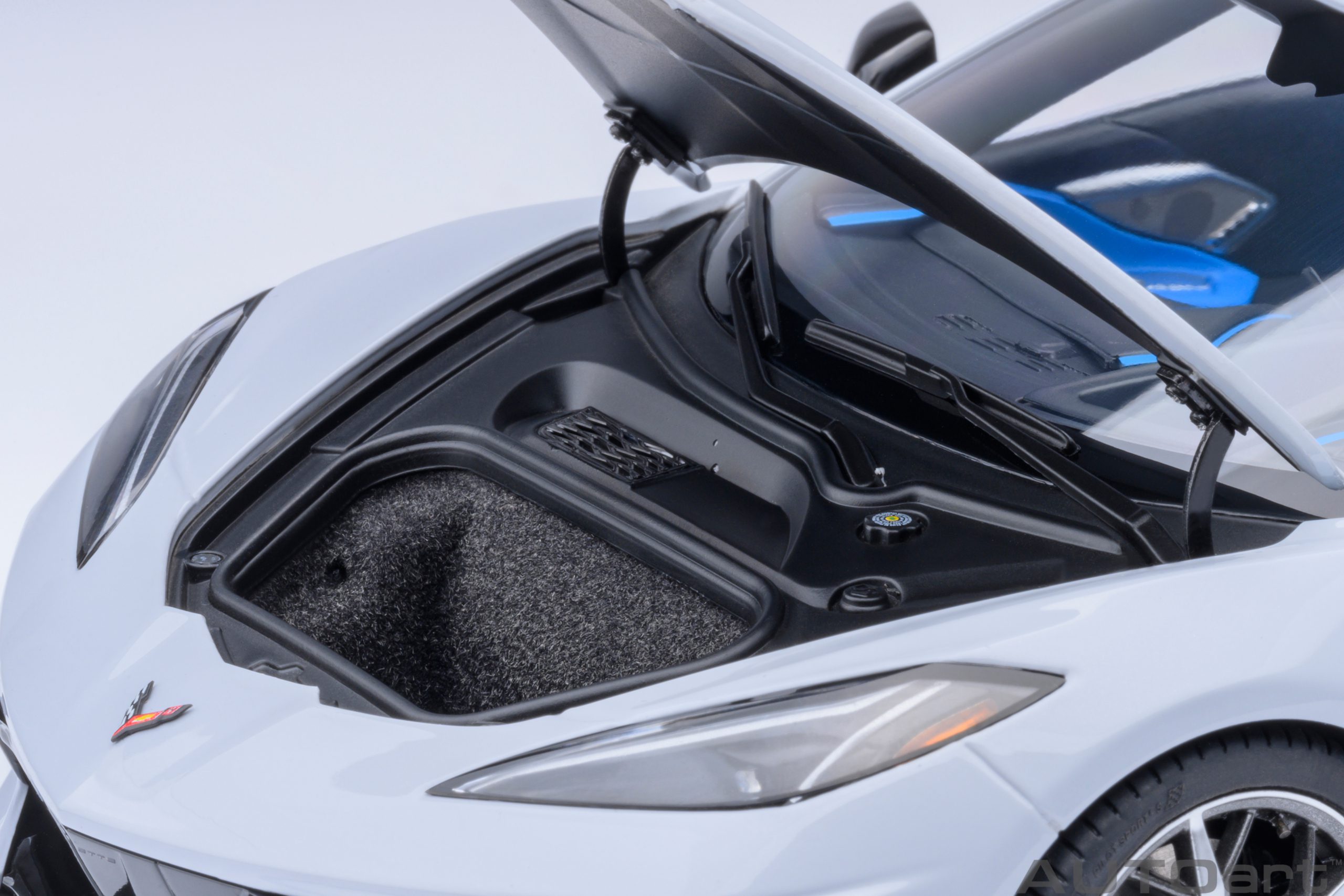 AUTOart Chevrolet Corvette C8 Stingray Z51 1:18 - Ceramic Matrix Grey Metallic - Immagine 13