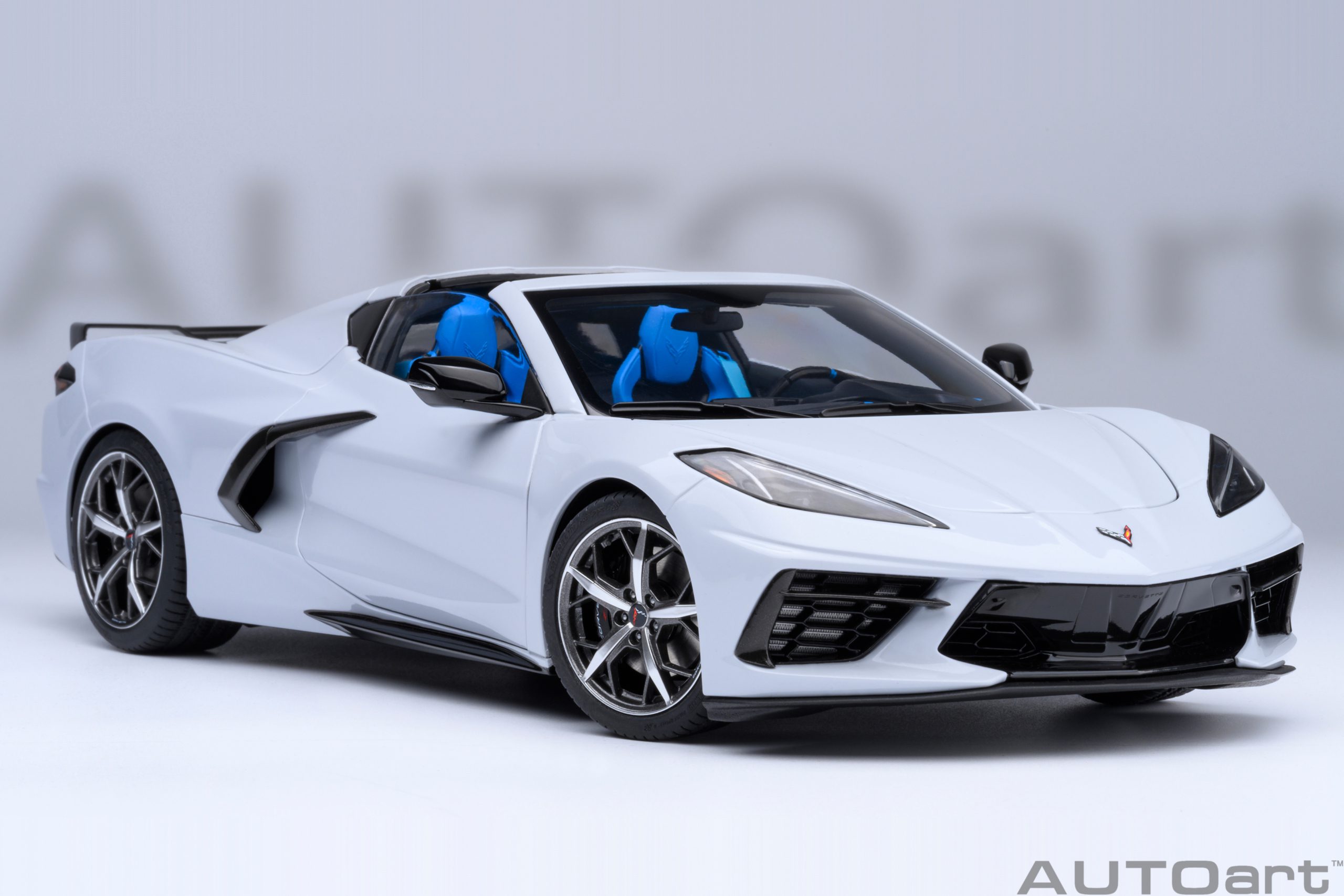 AUTOart Chevrolet Corvette C8 Stingray Z51 1:18 - Ceramic Matrix Grey Metallic - Immagine 20