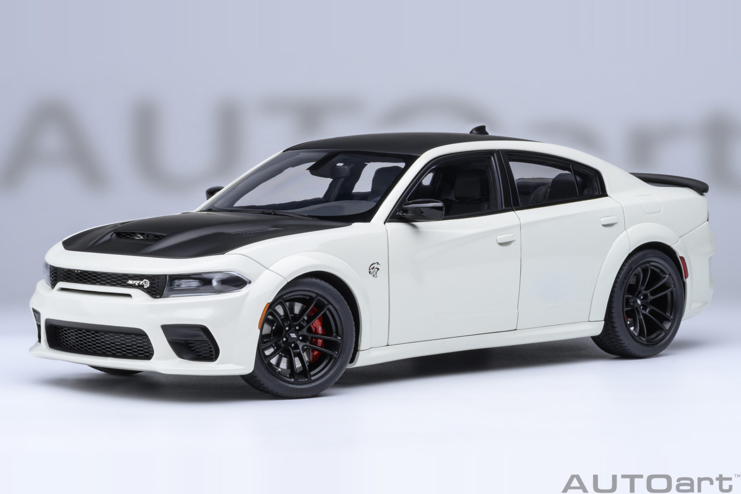 AUTOart Dodge Charger SRT Hellcat Redeye Jailbreak 1:18 - Blanc Knuckle