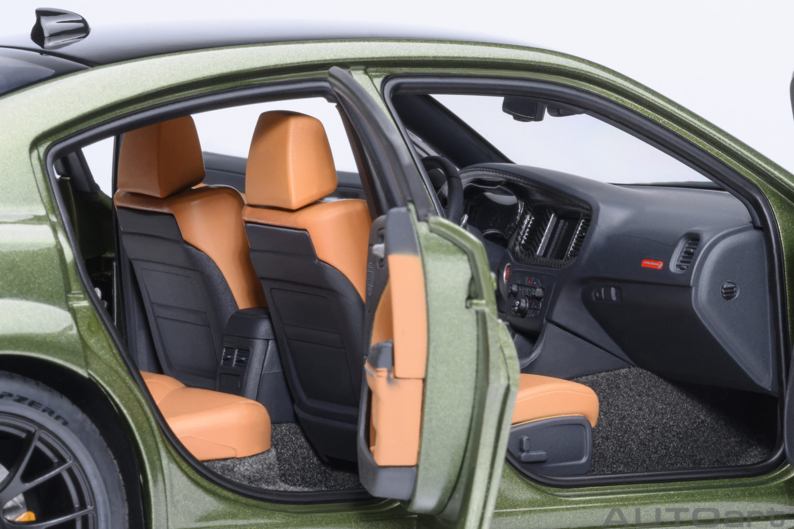AUTOart Dodge Charger SRT Hellcat Redeye Jailbreak 1:18 - F8 Green - Image 10