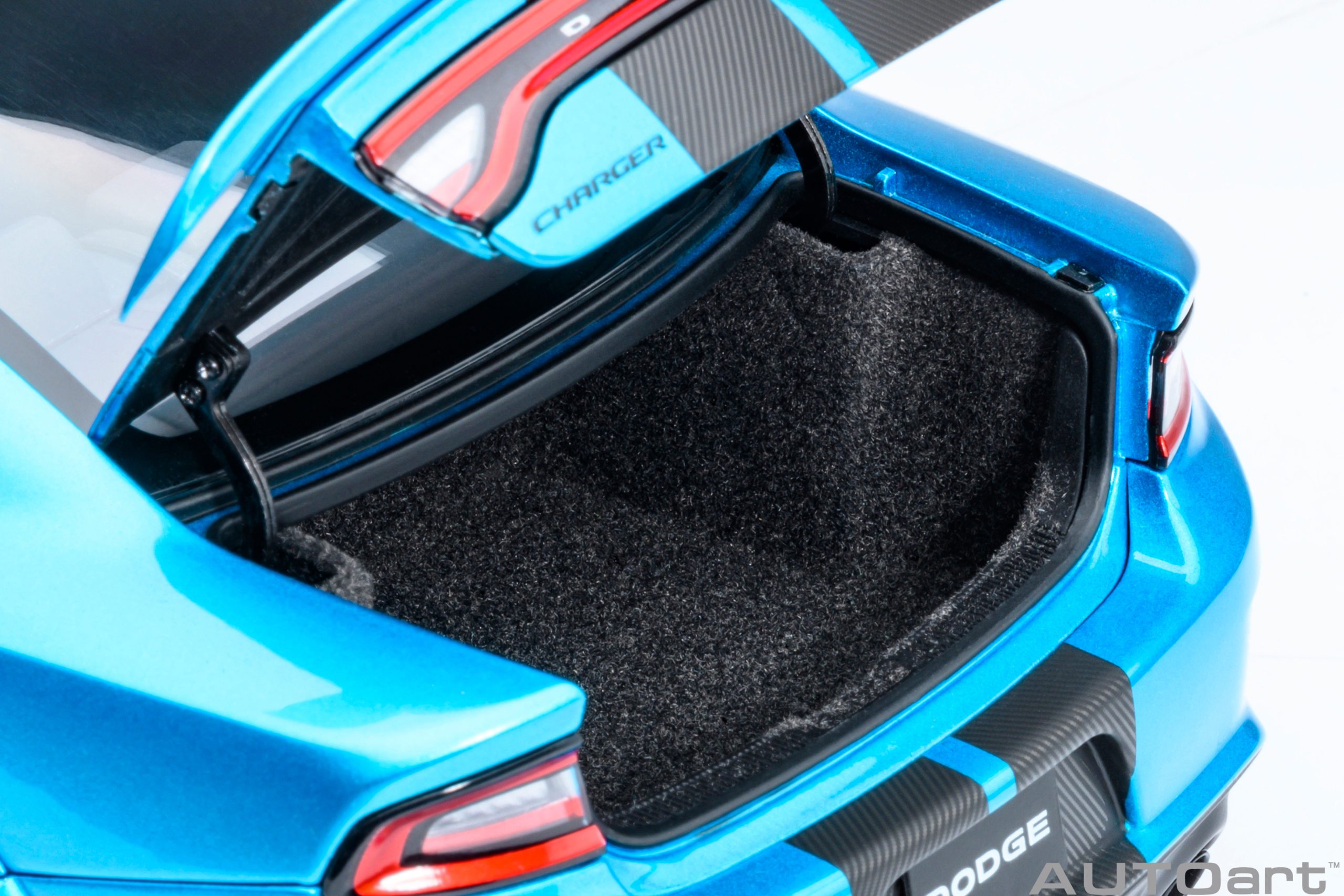 AUTOart Dodge Charger SRT Hellcat Redeye Jailbreak 1:18 - B5 Blue - Image 13