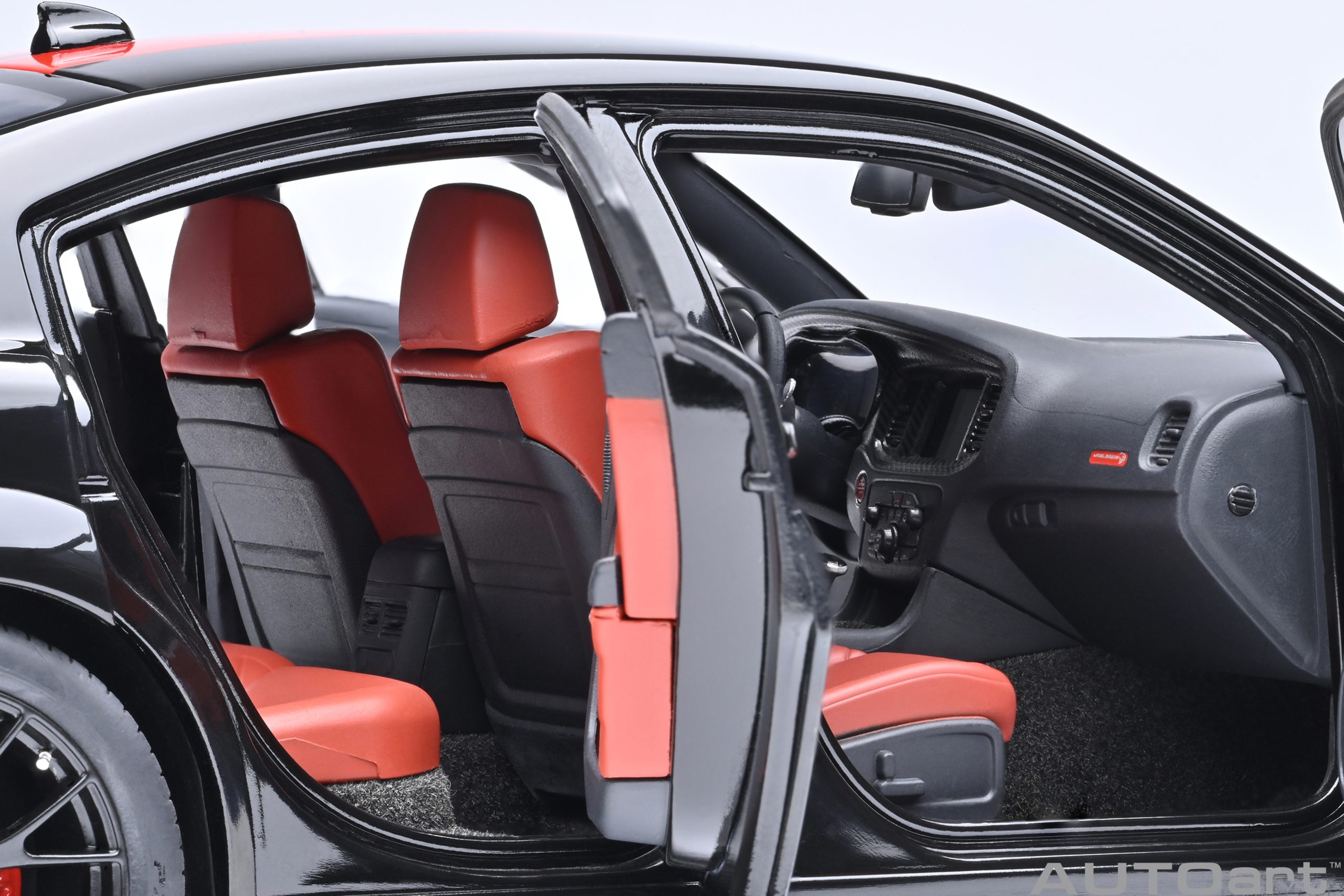 AUTOart Dodge Charger SRT Hellcat Redeye Jailbreak 1:18 - Pitch Black - Image 10