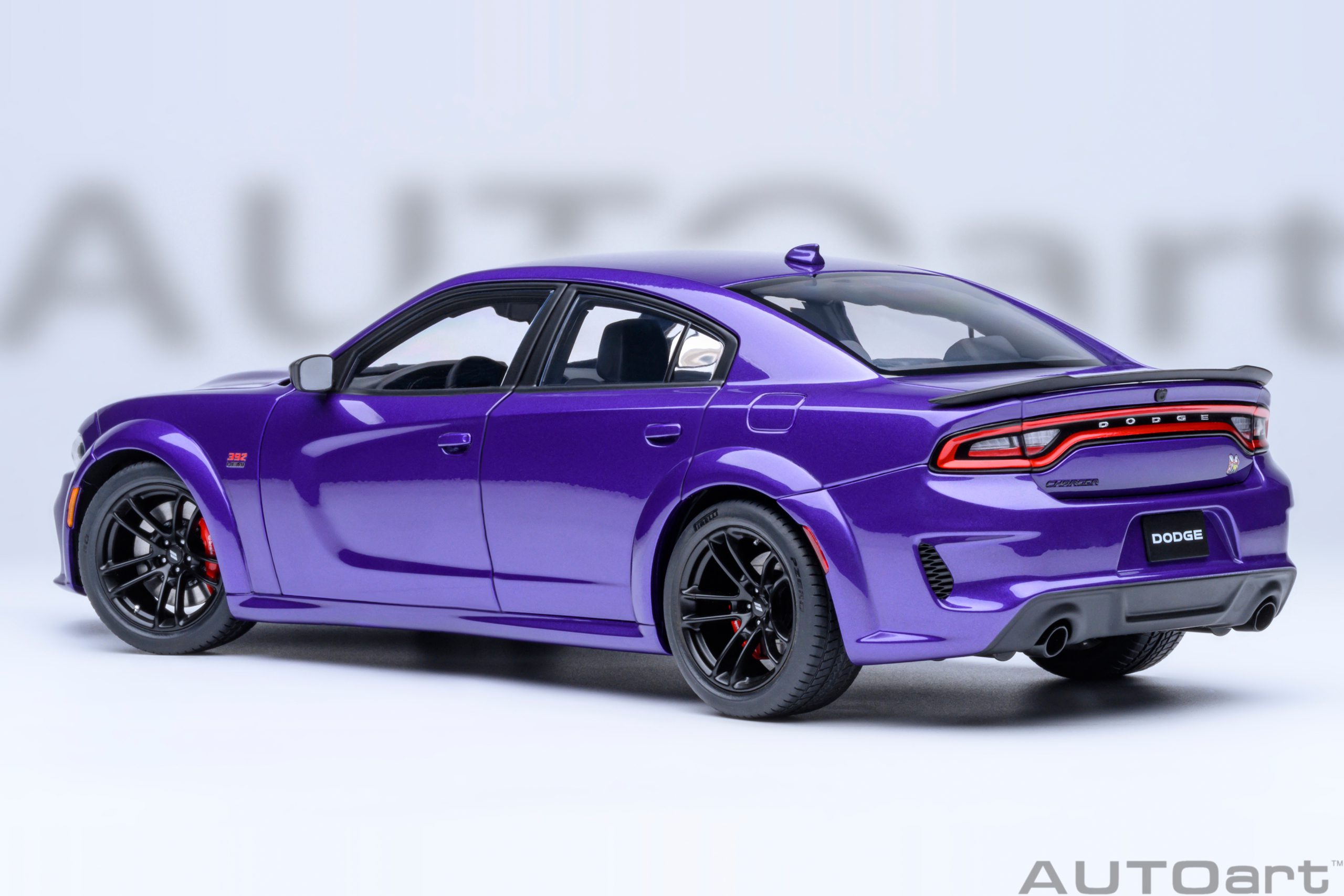 AUTOart Dodge Charger Scat Pack Widebody 1:18 - Plum Crazy - Image 2