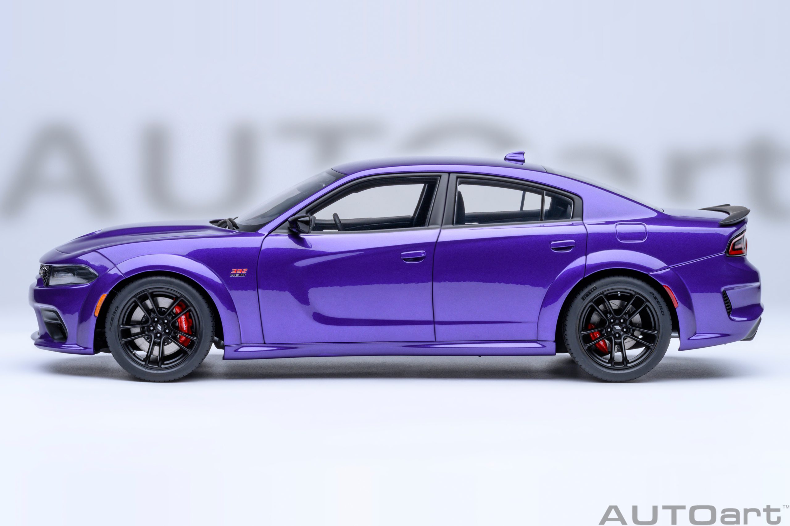AUTOart Dodge Charger Scat Pack Widebody 1:18 - Plum Crazy - Image 3