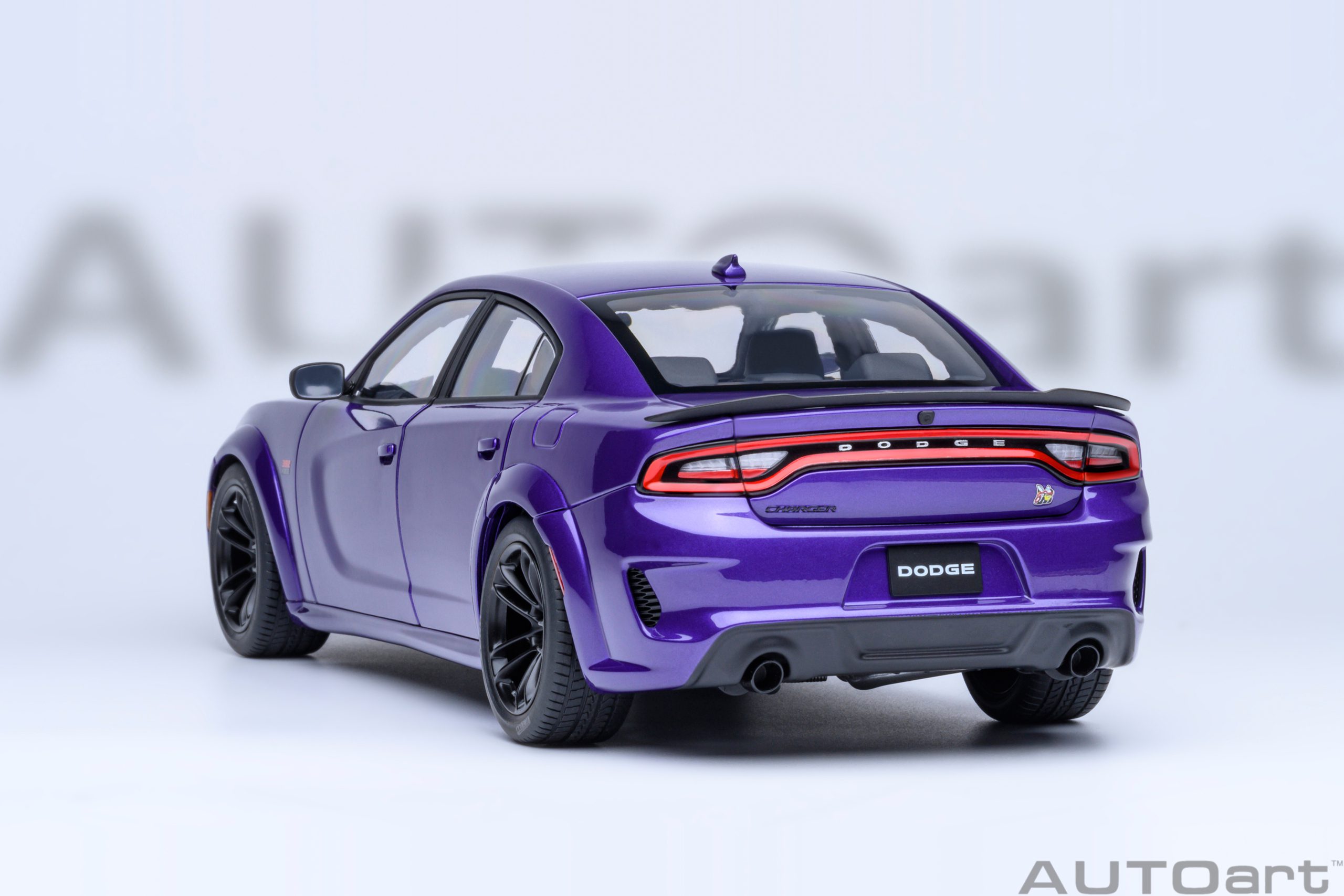 AUTOart Dodge Charger Scat Pack Widebody 1:18 - Plum Crazy - Image 20