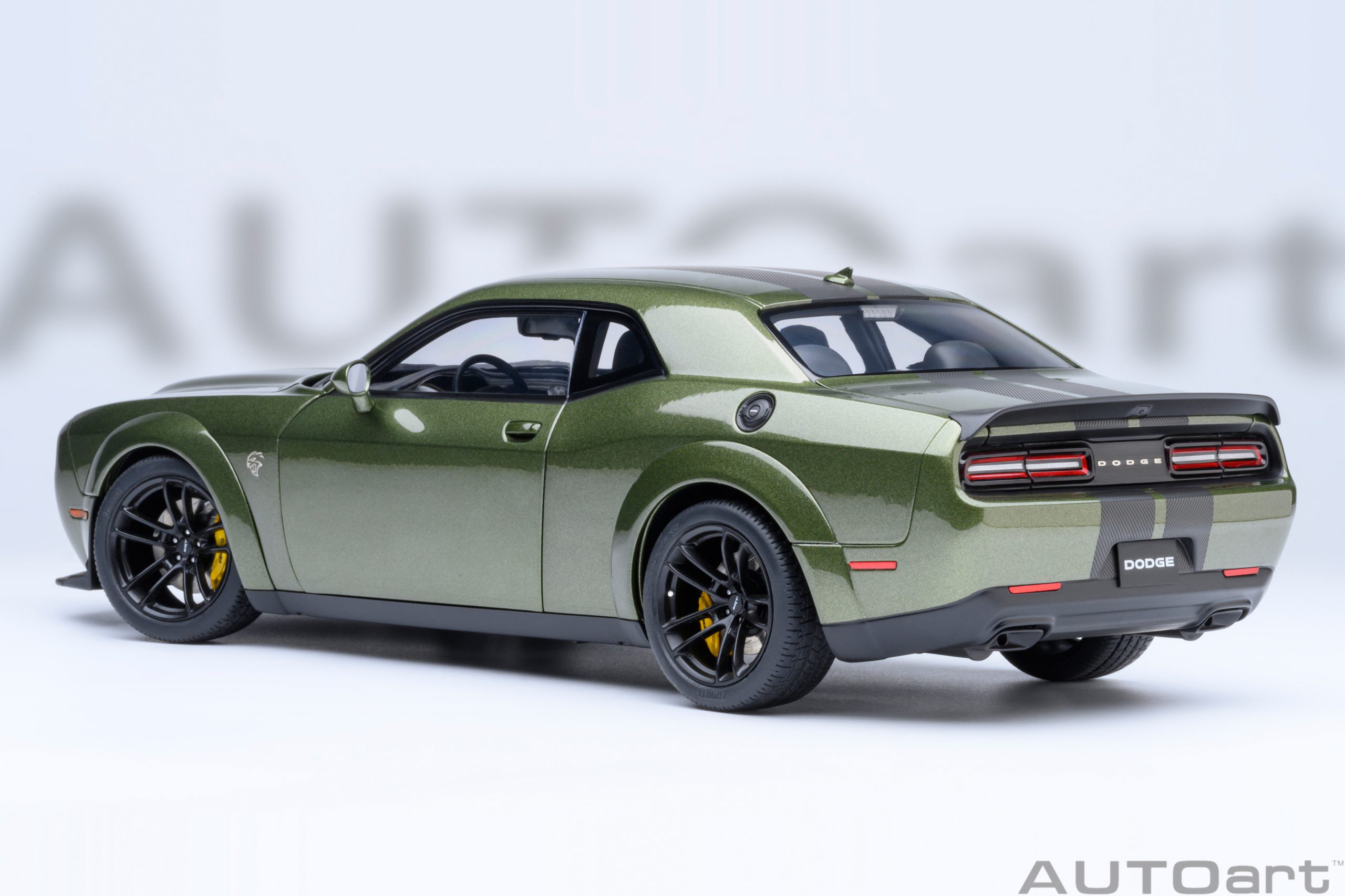 AUTOart Dodge Challenger SRT Jailbreak 2022 1:18 - F8 Green - Image 2