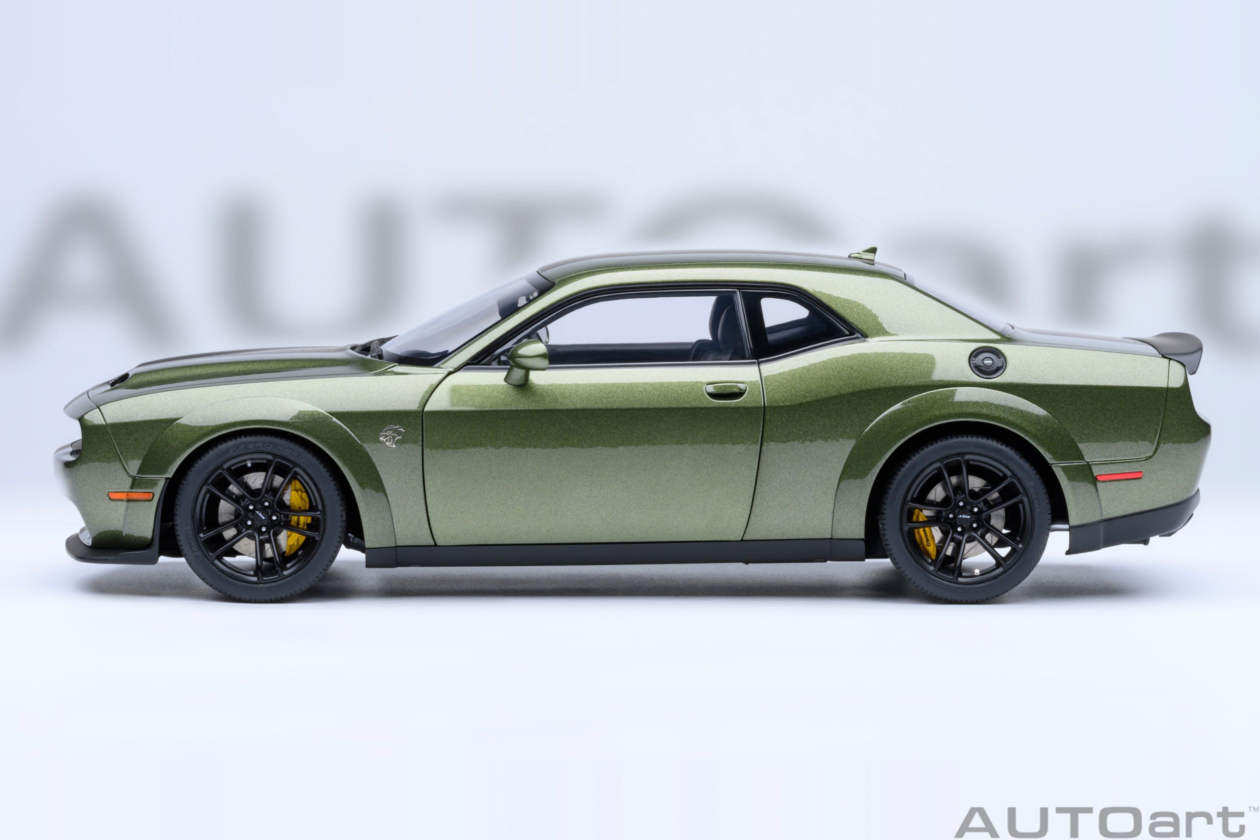 AUTOart Dodge Challenger SRT Jailbreak 2022 1:18 - F8 Green - Image 3