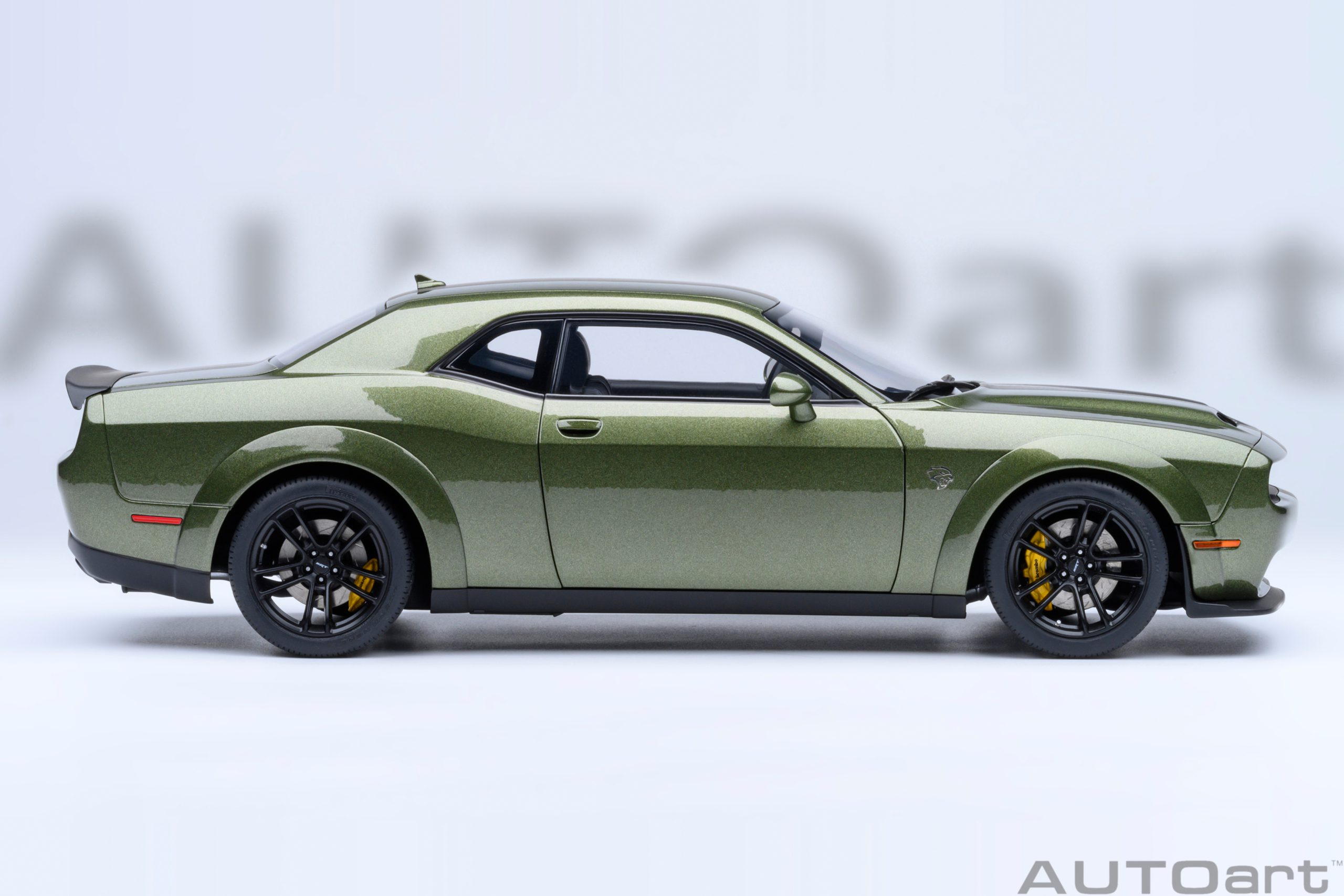 AUTOart Dodge Challenger SRT Jailbreak 2022 1:18 - F8 Green - Image 4