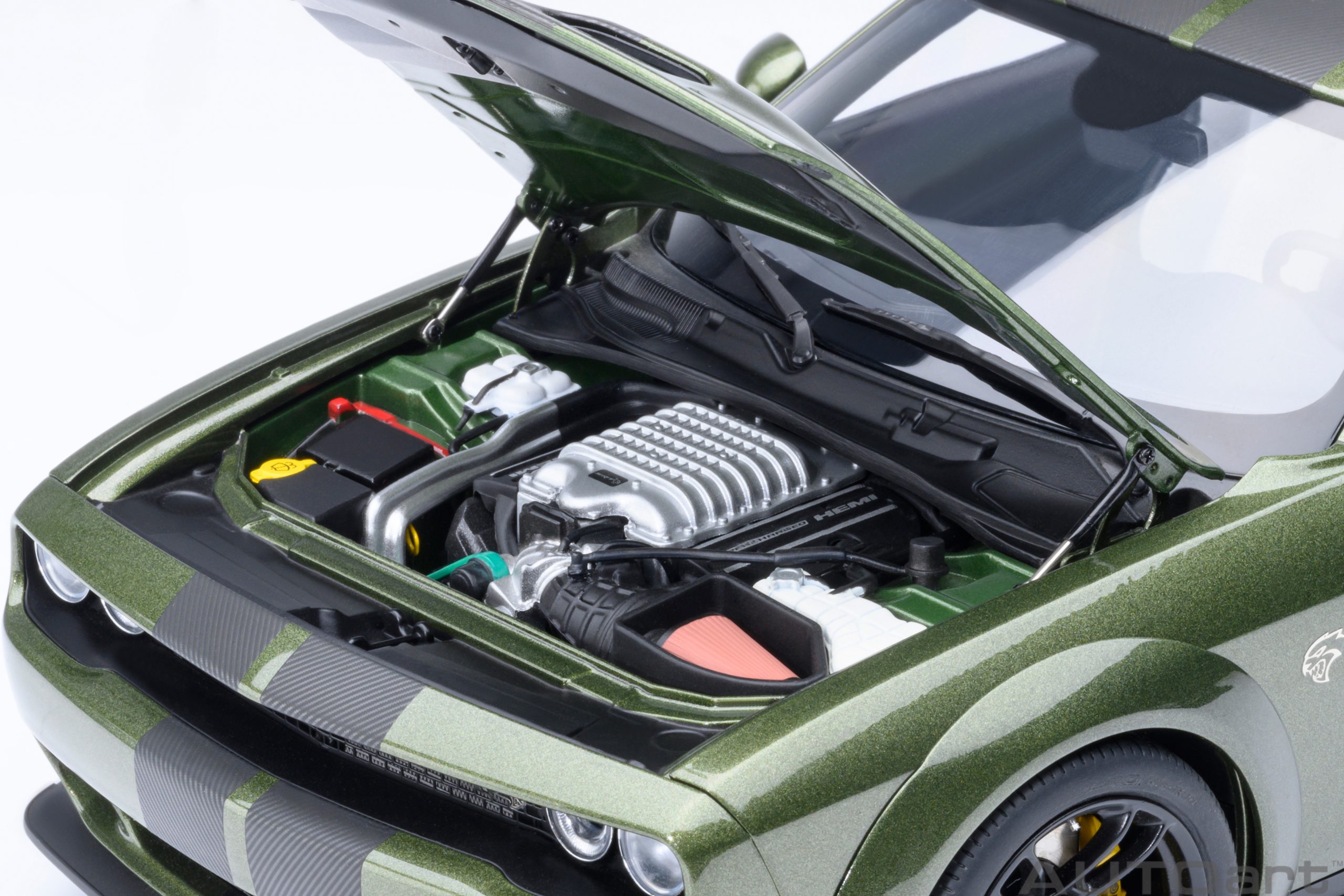 AUTOart Dodge Challenger SRT Jailbreak 2022 1:18 - F8 Green - Image 11