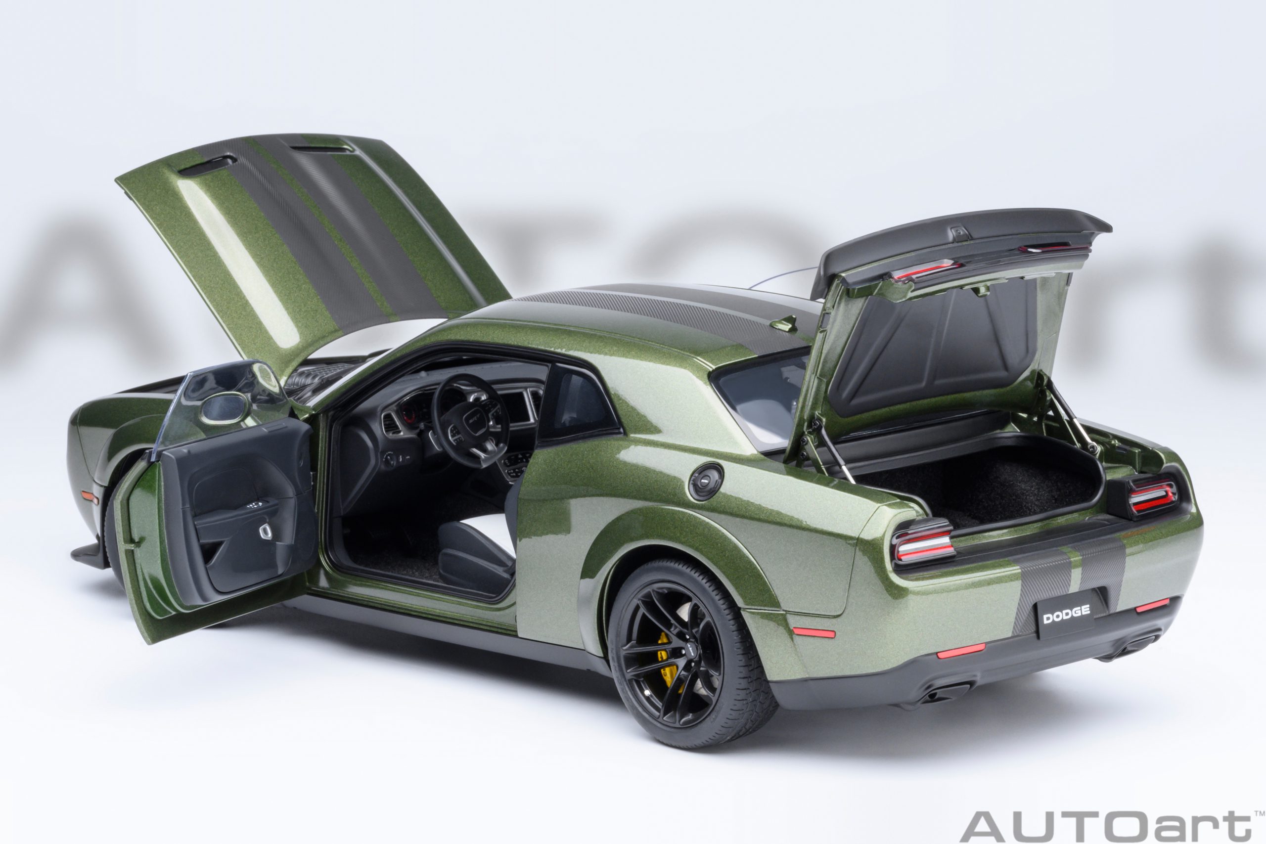 AUTOart Dodge Challenger SRT Jailbreak 2022 1:18 - F8 Green - Image 16