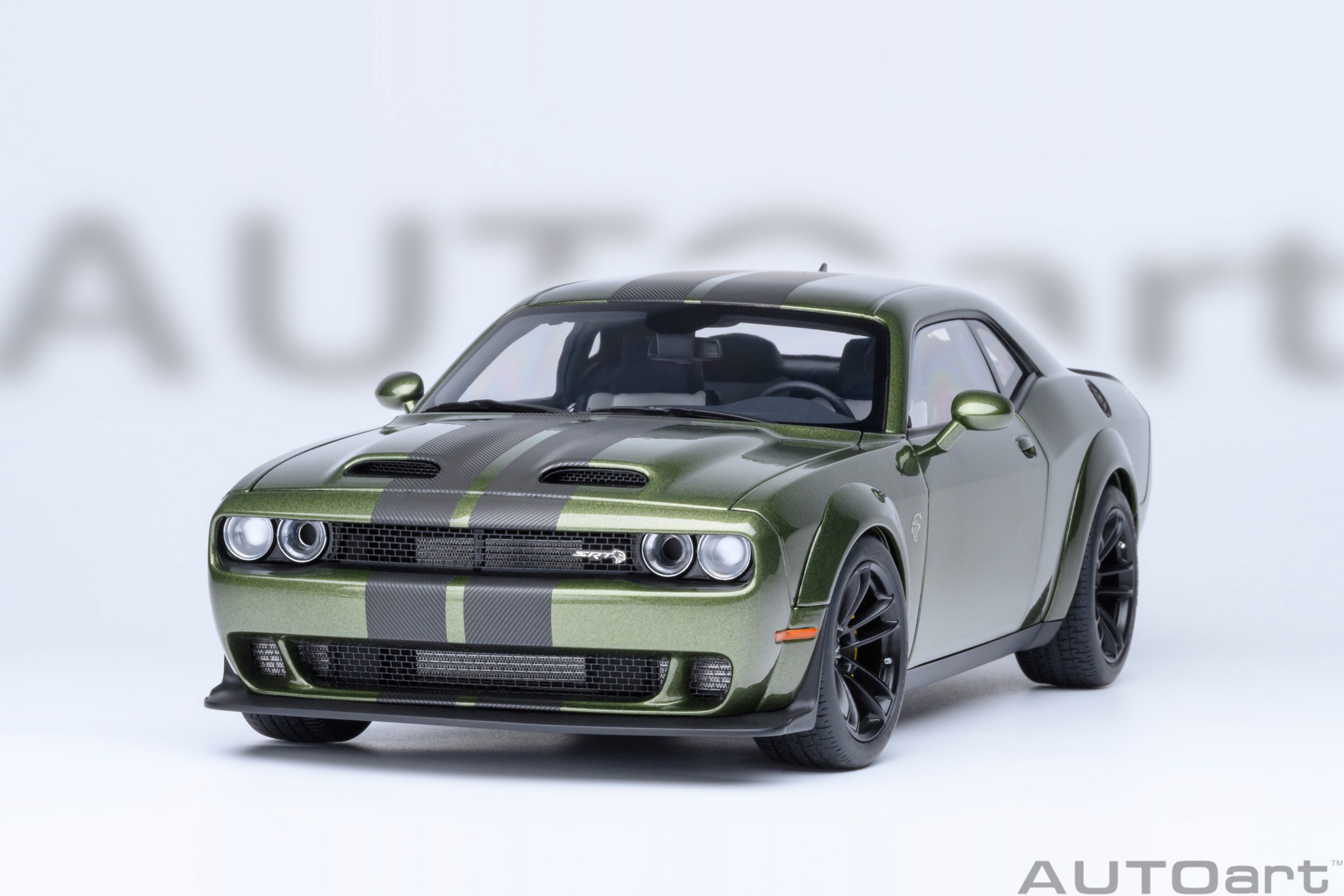 AUTOart Dodge Challenger SRT Jailbreak 2022 1:18 - F8 Green - Image 19