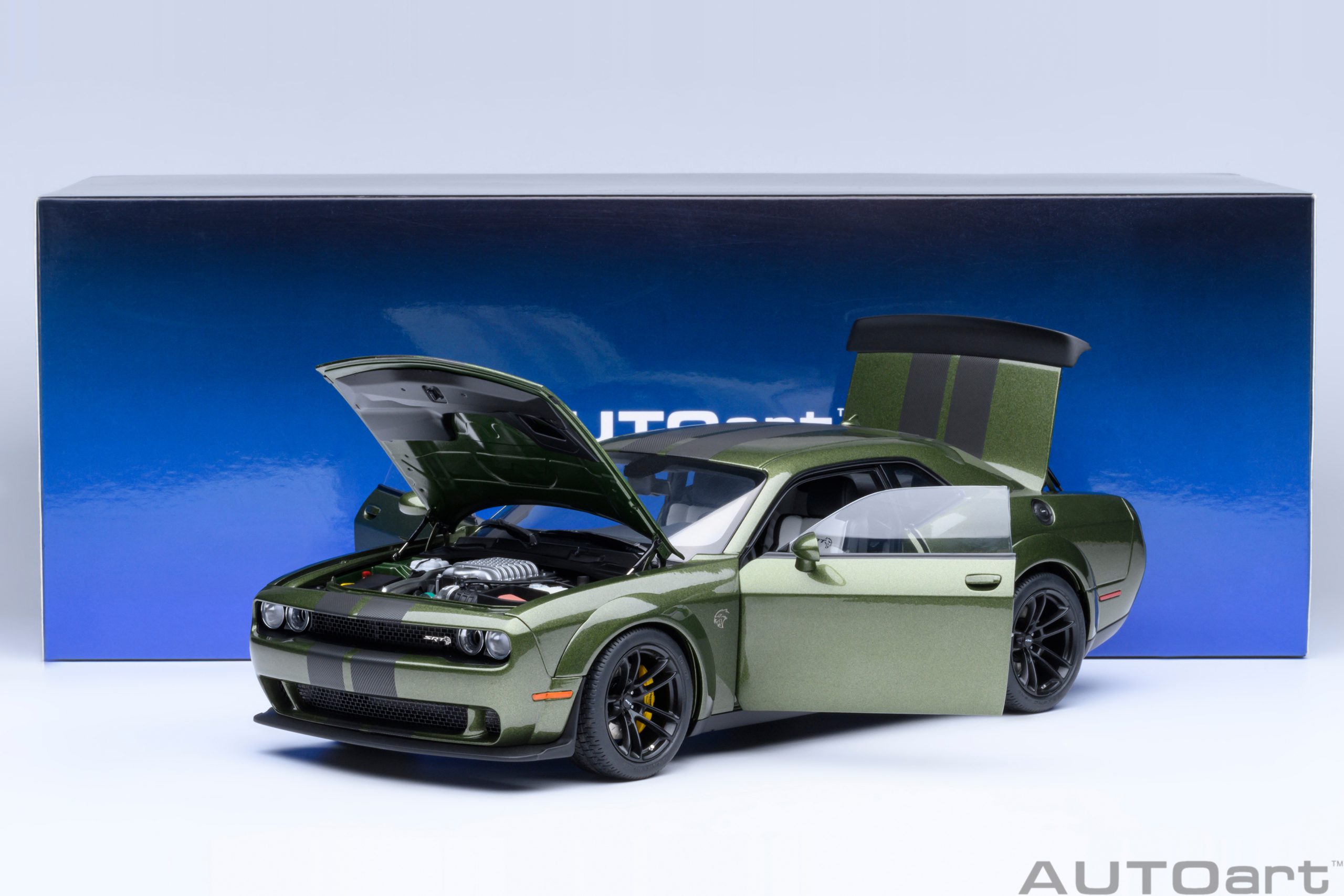 AUTOart Dodge Challenger SRT Jailbreak 2022 1:18 - F8 Green - Image 21
