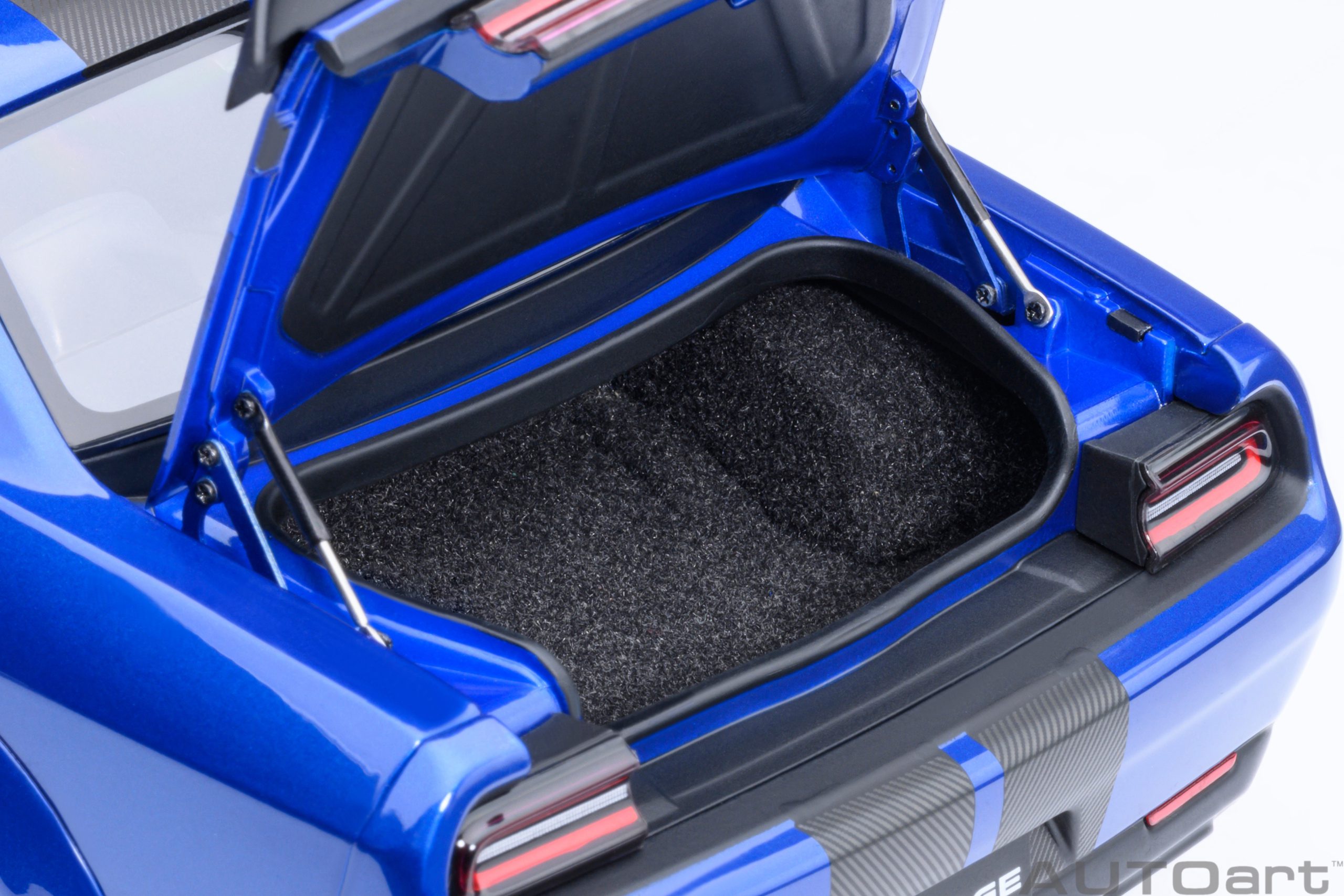 AUTOart Dodge Challenger SRT Jailbreak 2022 1:18 - Indigo Blue - Imagen 13