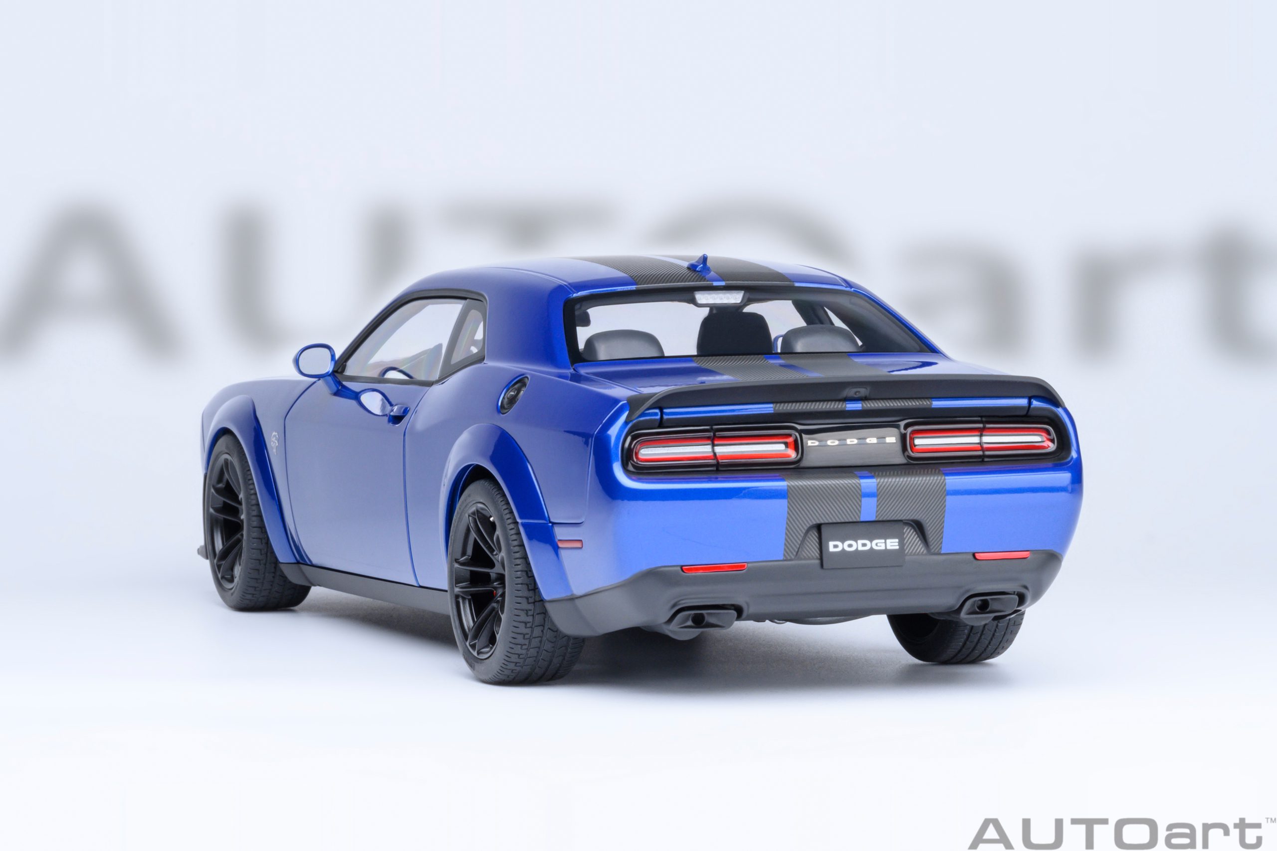 AUTOart Dodge Challenger SRT Jailbreak 2022 1:18 - Indigo Blue - Imagen 20
