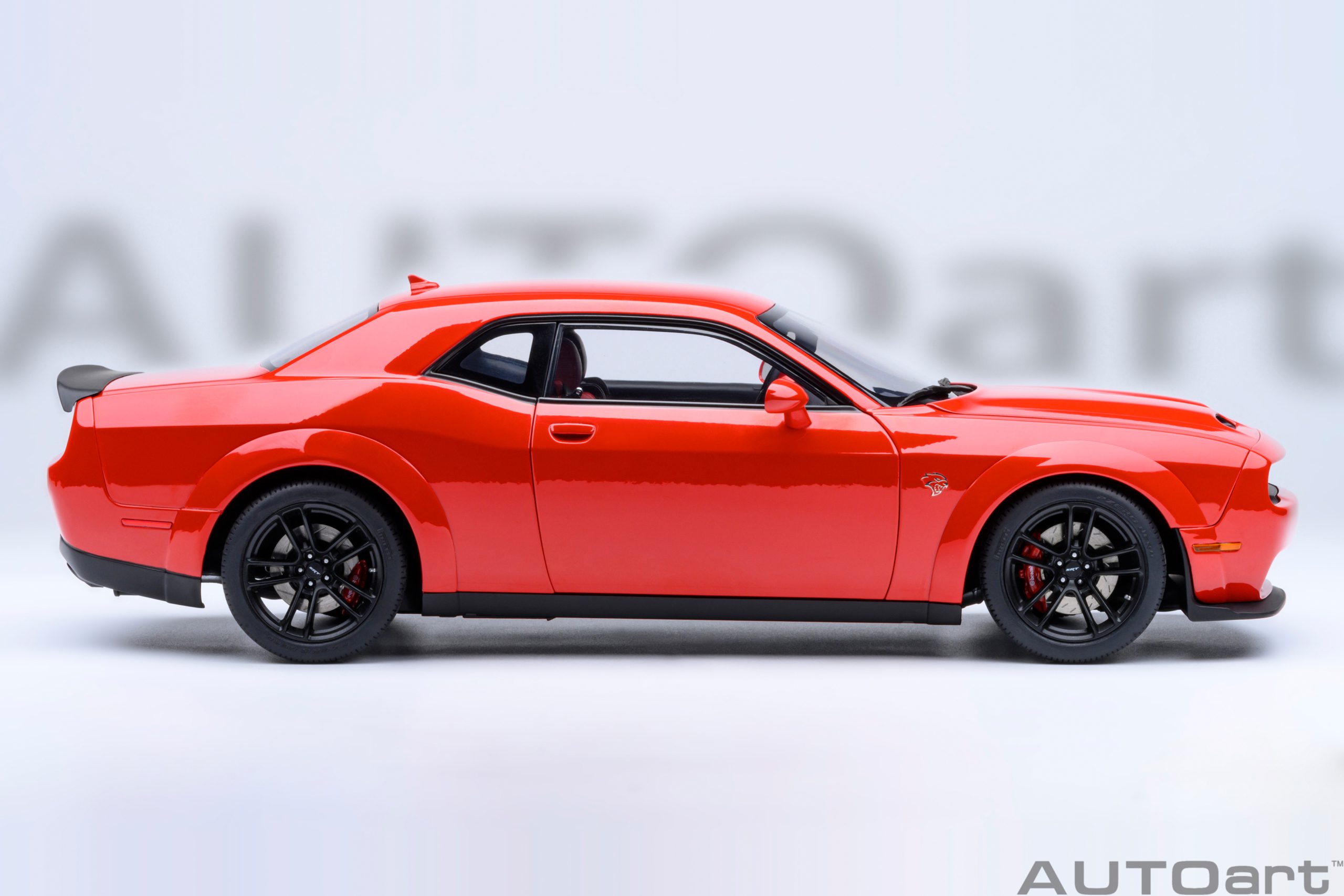 AUTOart Dodge Challenger SRT Jailbreak 2022 1:18 - TorRed - Imagen 4