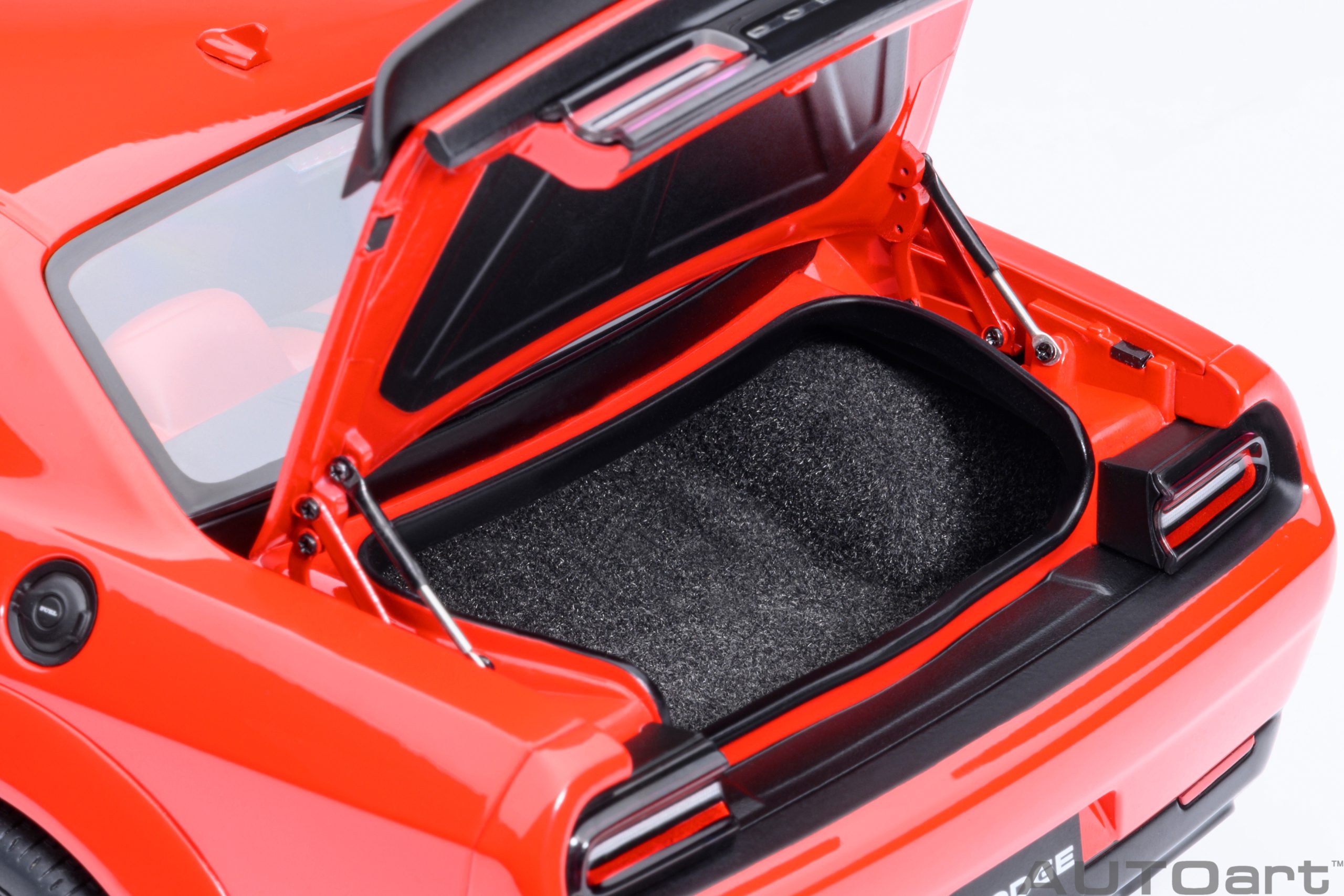 AUTOart Dodge Challenger SRT Jailbreak 2022 1:18 - TorRed - Imagen 13