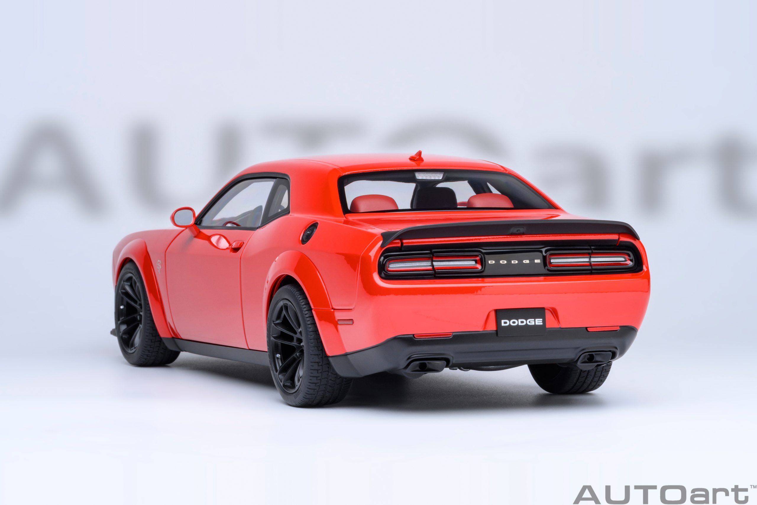 AUTOart Dodge Challenger SRT Jailbreak 2022 1:18 - TorRed - Imagen 20