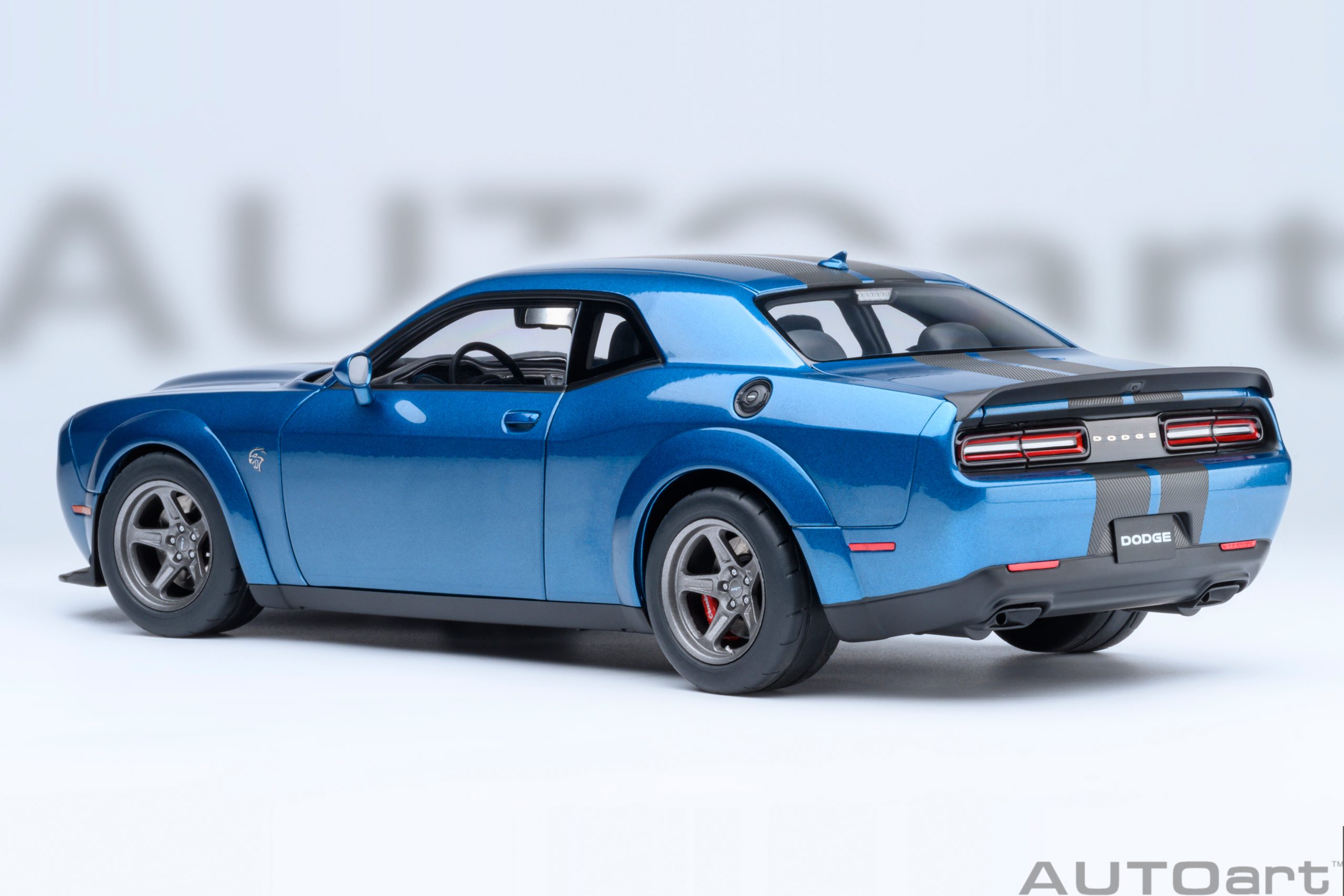 AUTOart Dodge Challenger SRT Super Stock 2023 1:18 - Frostbite - Image 2