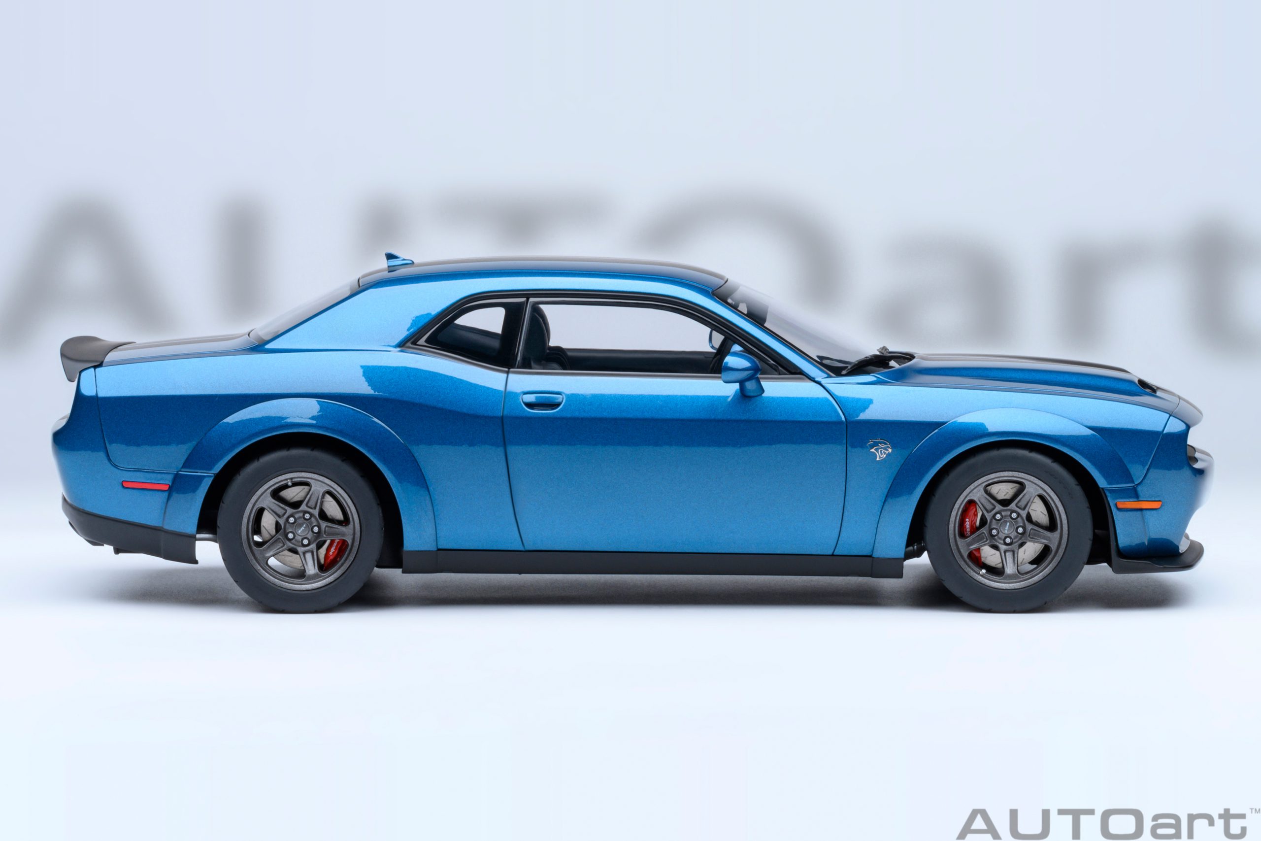 AUTOart Dodge Challenger SRT Super Stock 2023 1:18 - Frostbite - Image 4