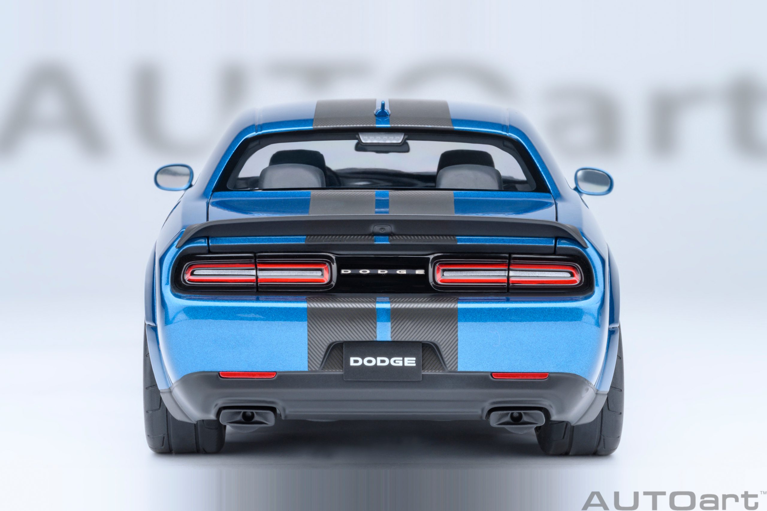 AUTOart Dodge Challenger SRT Super Stock 2023 1:18 - Frostbite - Image 6