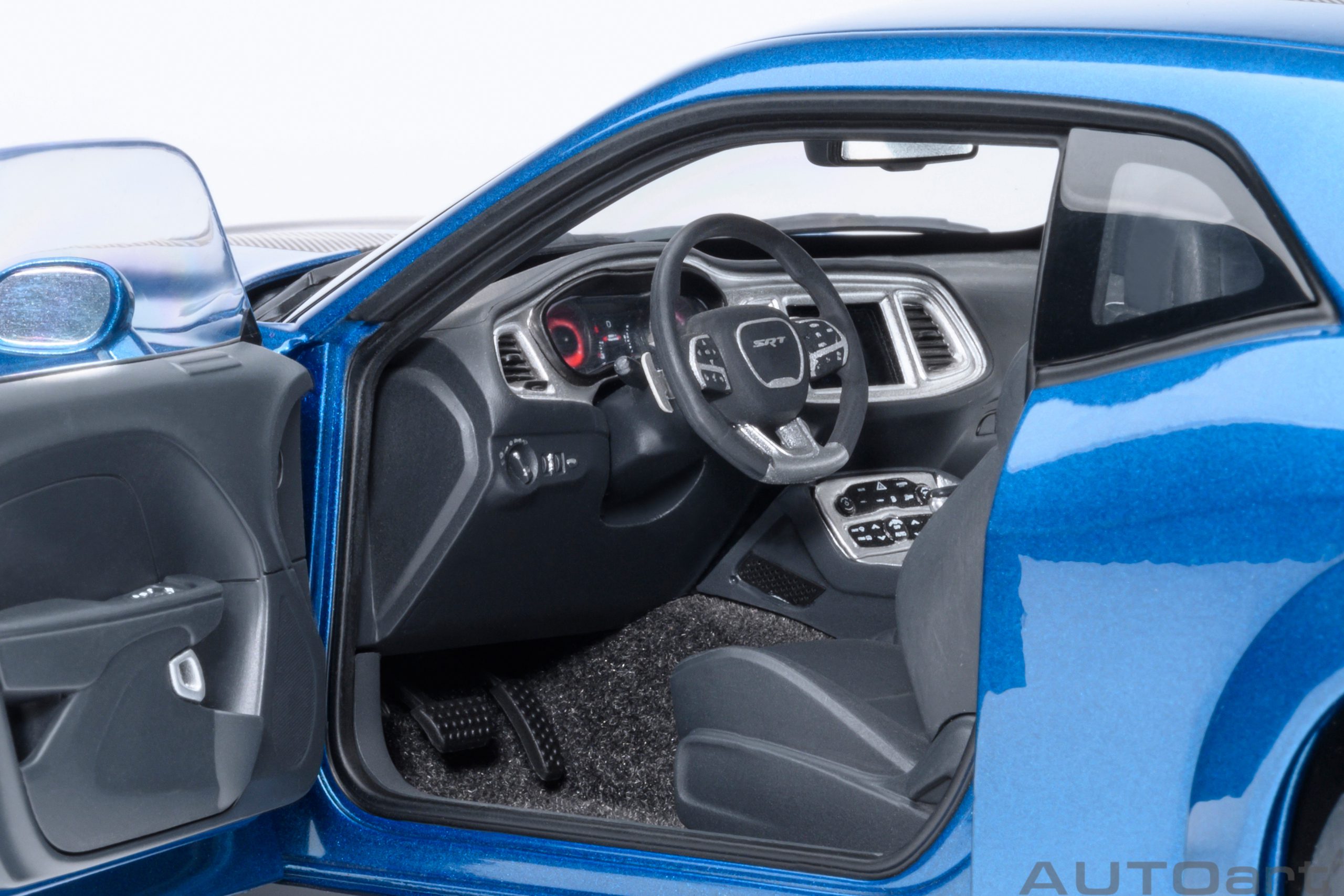 AUTOart Dodge Challenger SRT Super Stock 2023 1:18 - Frostbite - Image 9