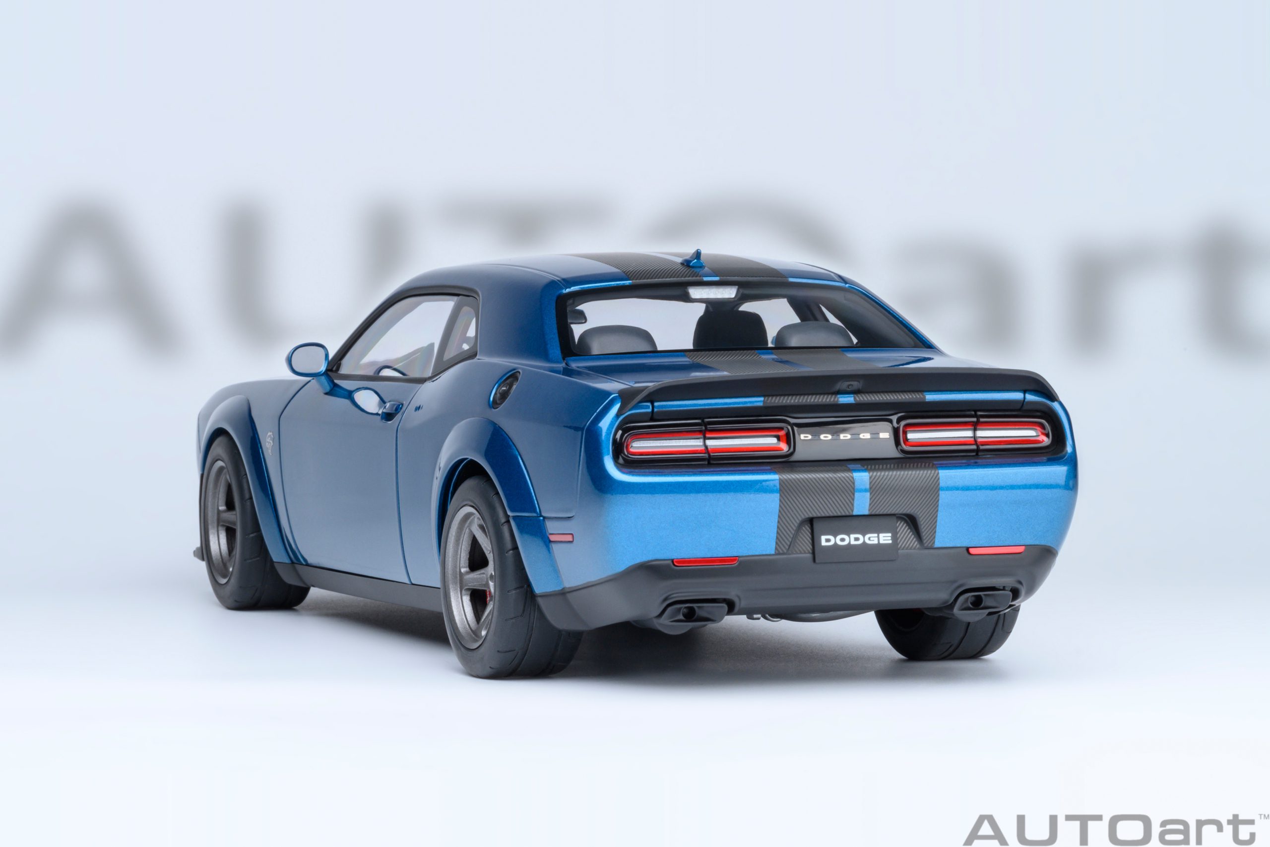 AUTOart Dodge Challenger SRT Super Stock 2023 1:18 - Frostbite - Image 20