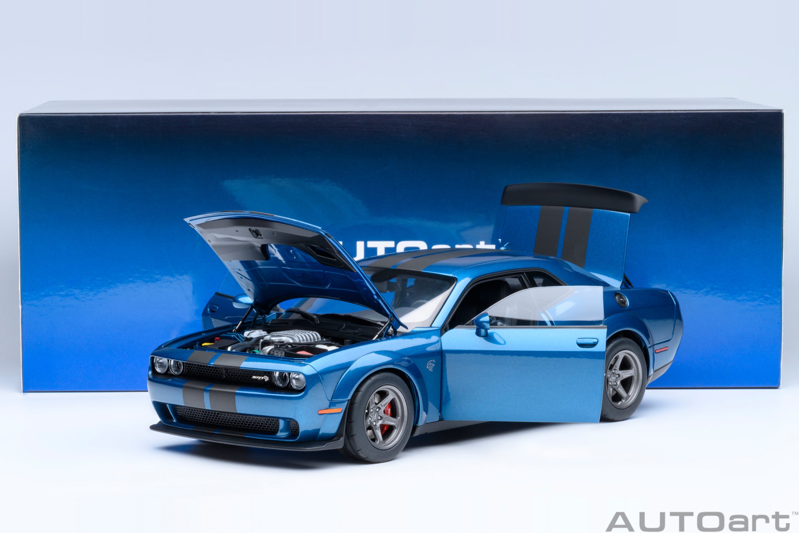 AUTOart Dodge Challenger SRT Super Stock 2023 1:18 - Frostbite - Image 21