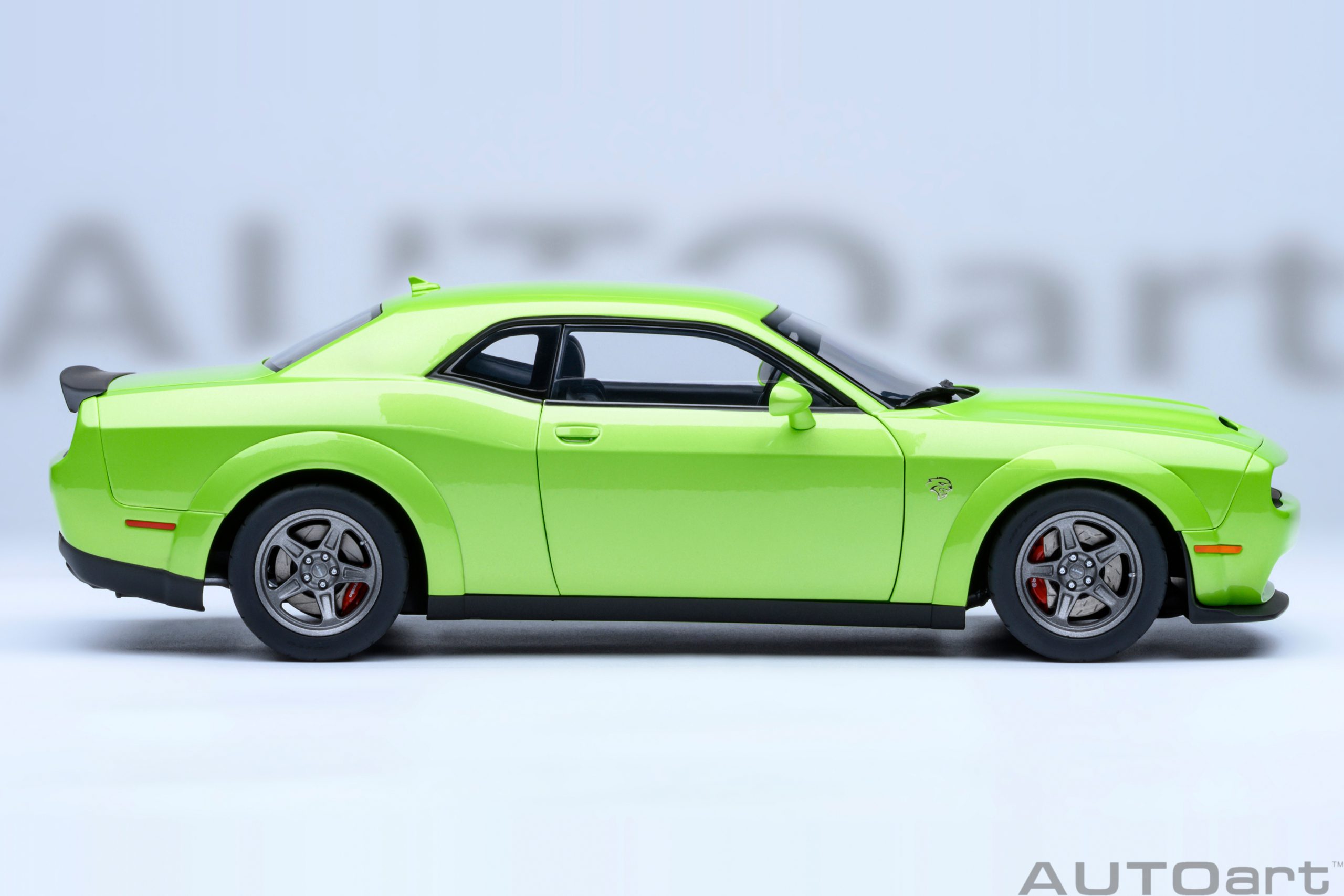 AUTOart Dodge Challenger SRT Super Stock 2023 1:18 - Sublime Green - Image 4