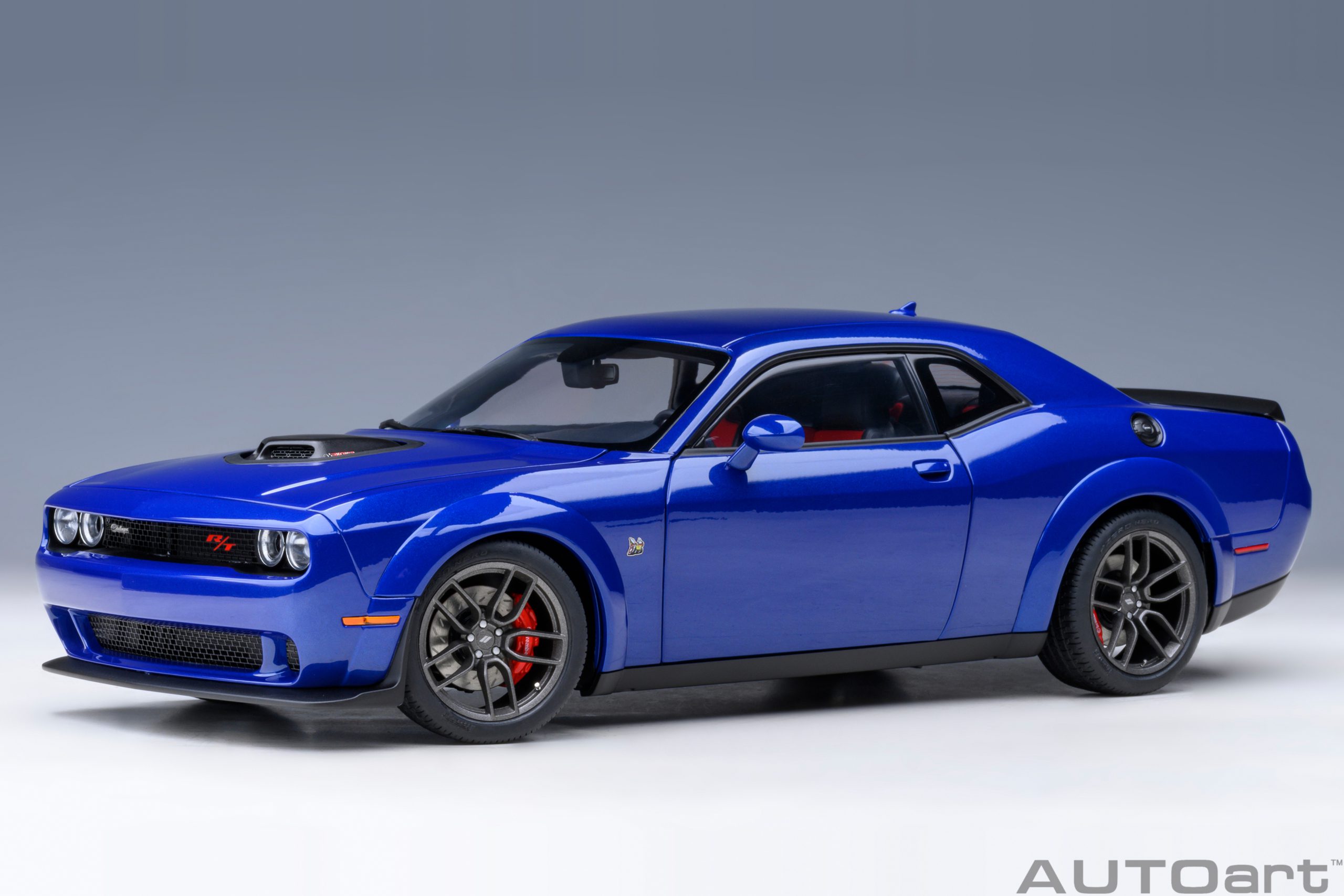 AUTOart Dodge Challenger R/T Scat Pack Shaker Widebody 2022 1:18