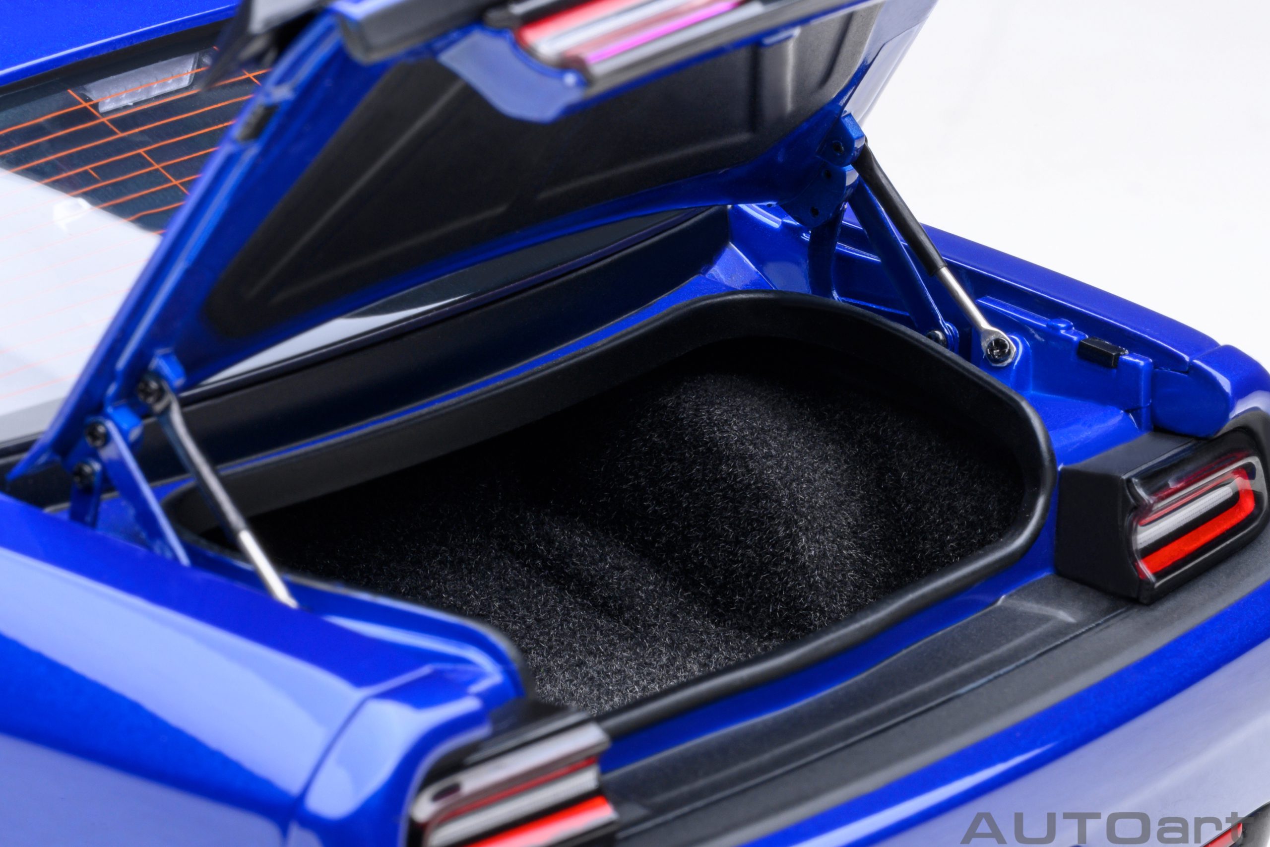 AUTOart Dodge Challenger R/T Scat Pack Shaker Widebody 2022 1:18 - Immagine 12
