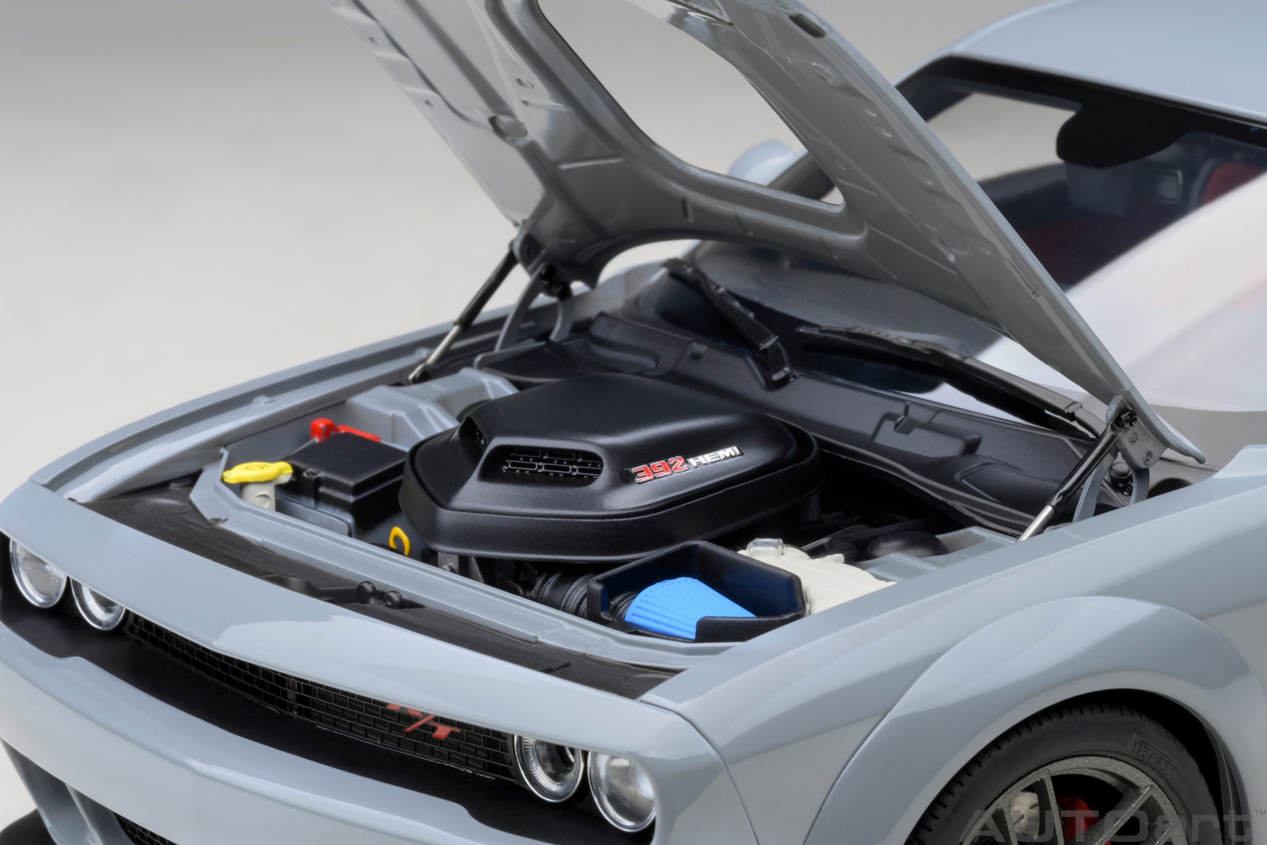 AUTOart Dodge Challenger R/T SCAT PACK SHAKER WIDEBODY 2022 1:18 - Image 11