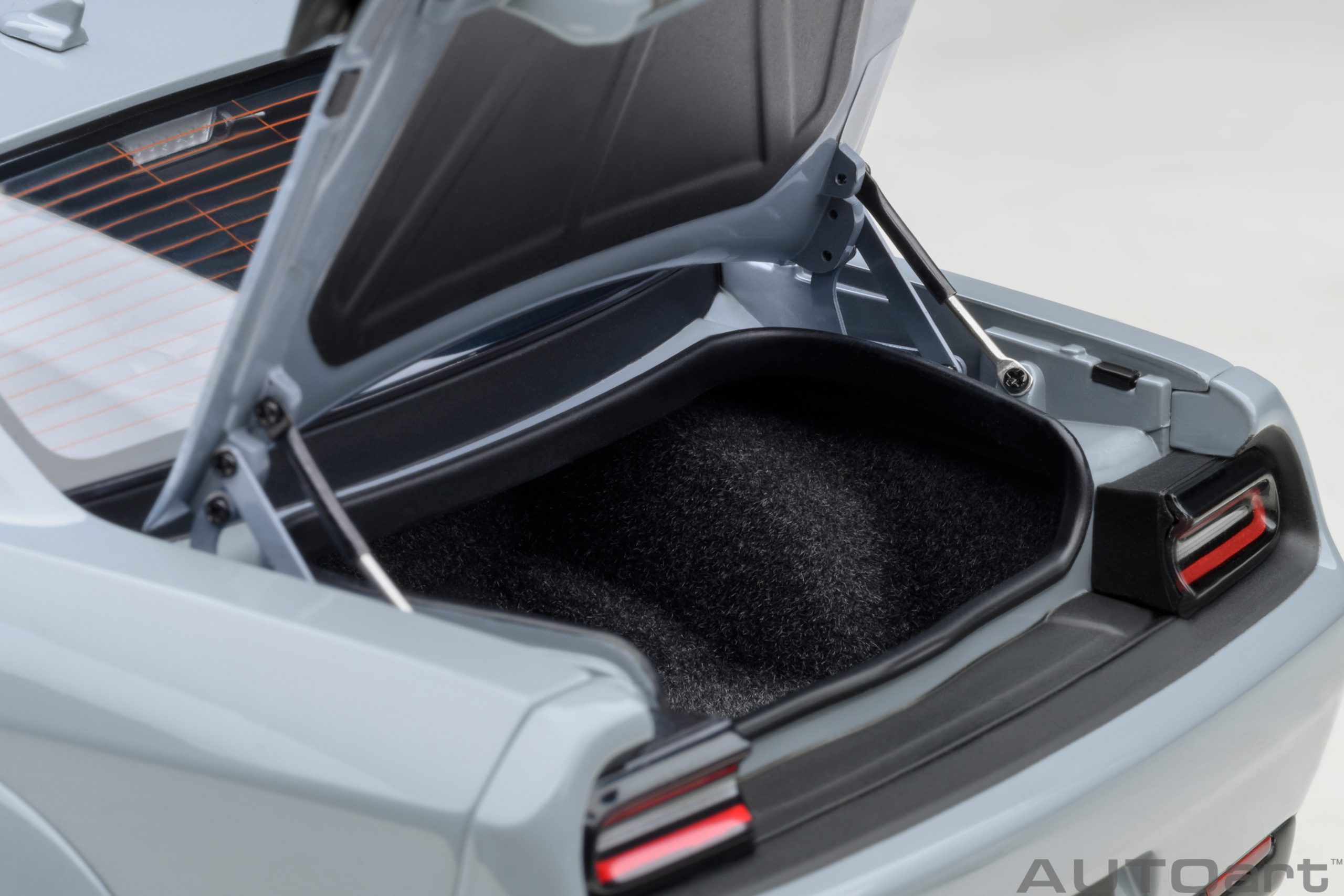 AUTOart Dodge Challenger R/T SCAT PACK SHAKER WIDEBODY 2022 1:18 - Image 12