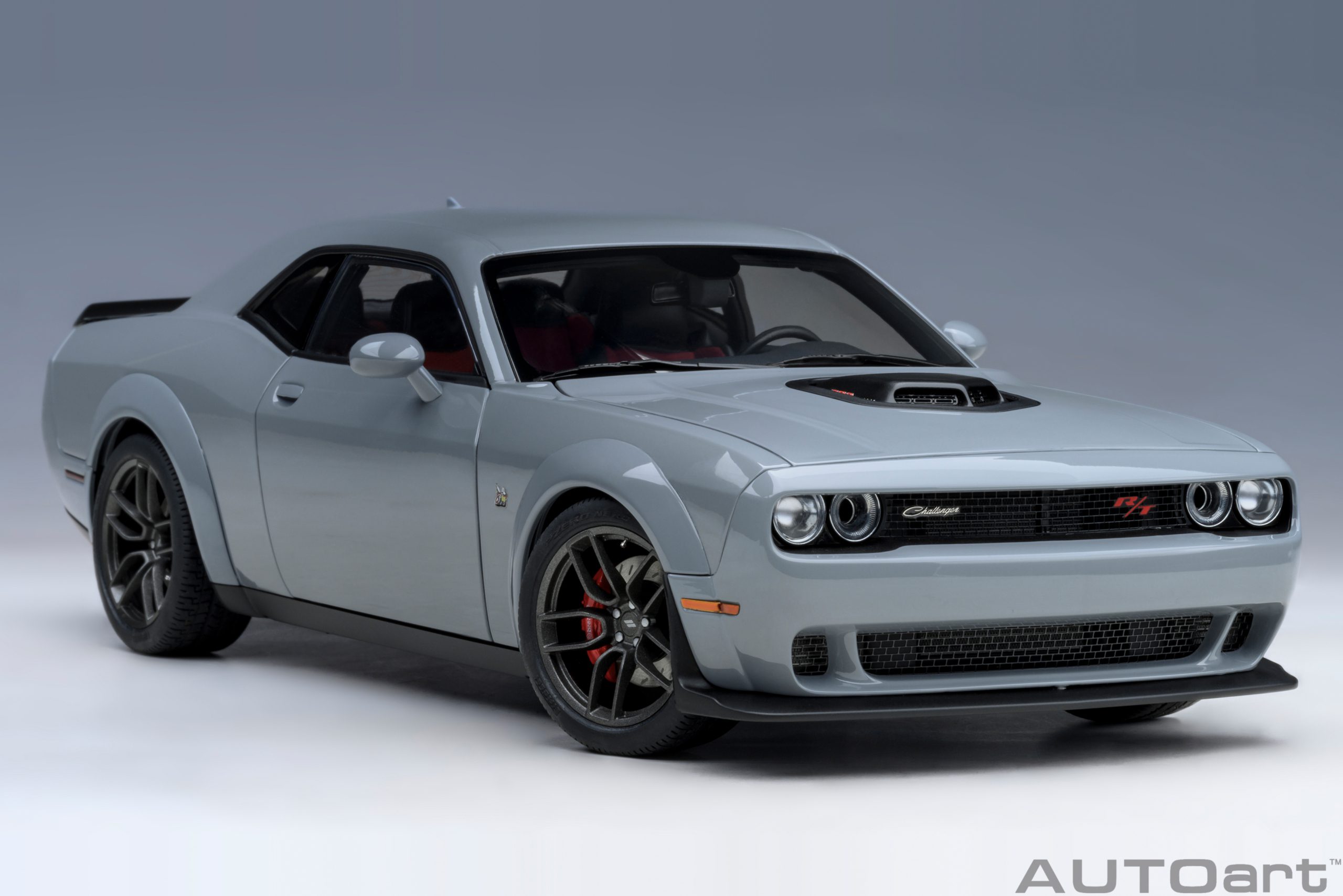 AUTOart Dodge Challenger R/T SCAT PACK SHAKER WIDEBODY 2022 1:18 - Image 17