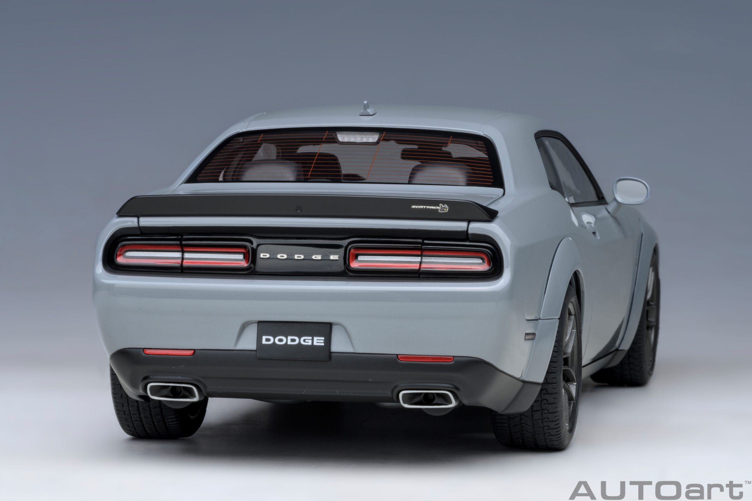 AUTOart Dodge Challenger R/T SCAT PACK SHAKER WIDEBODY 2022 1:18 - Image 19