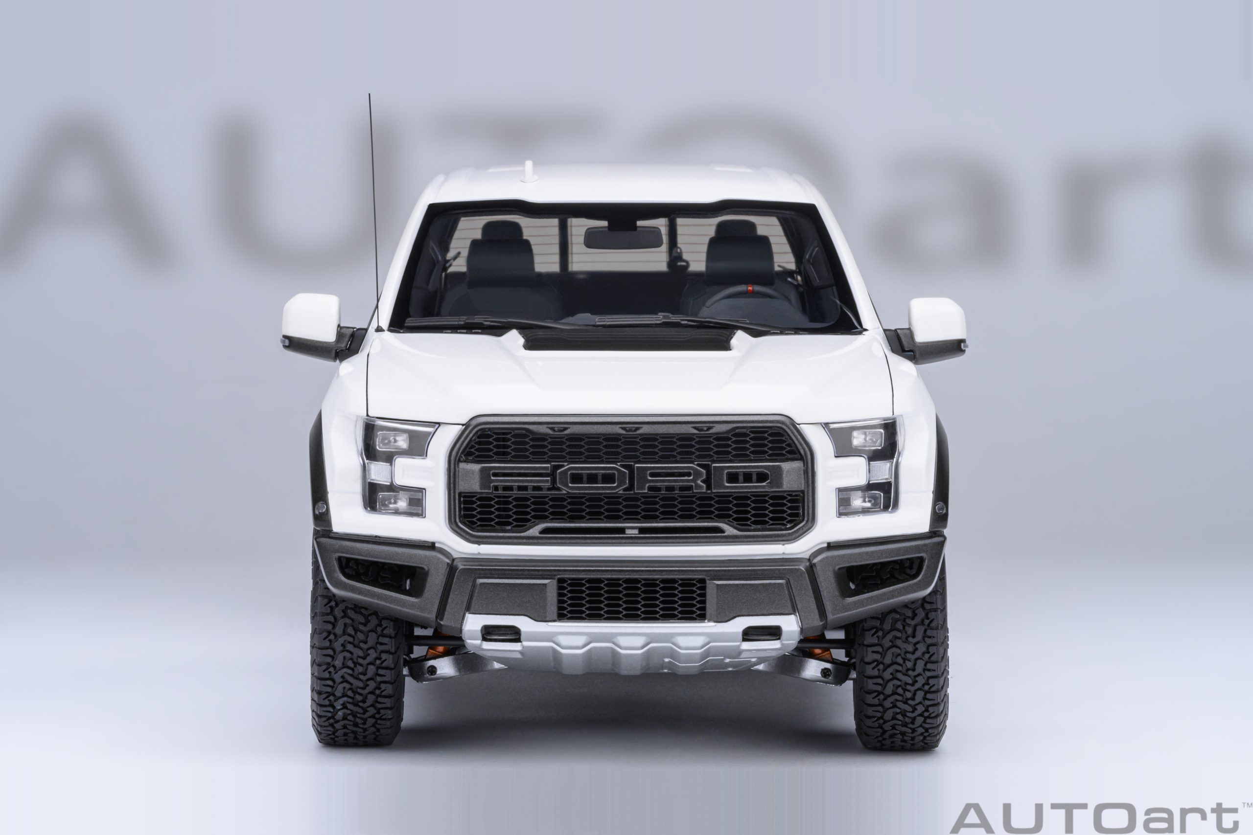AUTOart Ford F-150 Raptor Supercrew 2019 1:18 - Oxford White - Image 5
