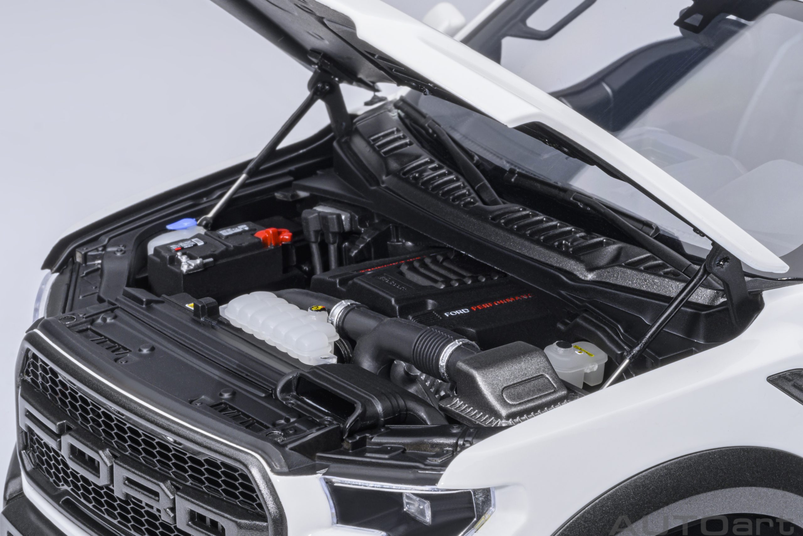 AUTOart Ford F-150 Raptor Supercrew 2019 1:18 - Oxford White - Image 11