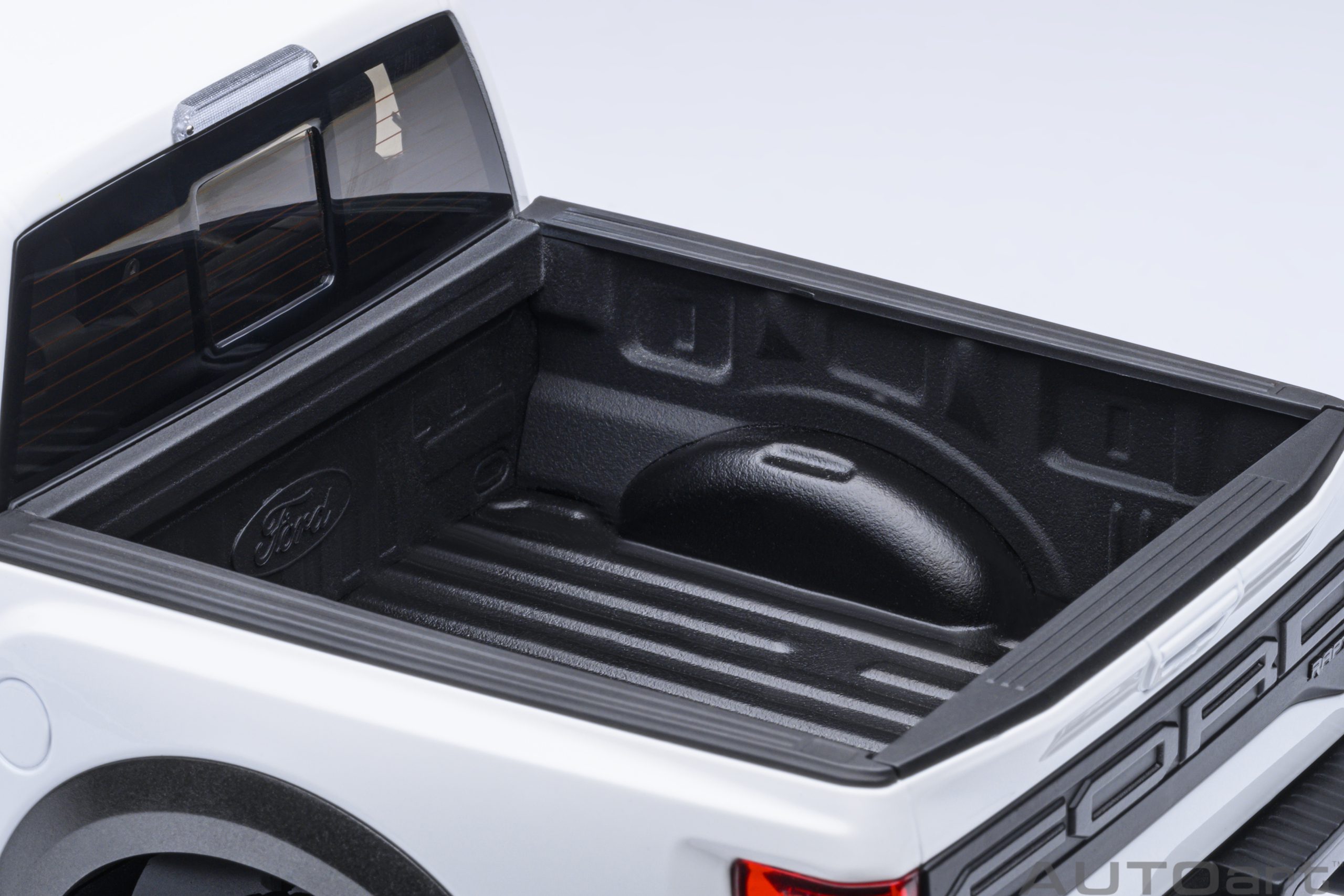 AUTOart Ford F-150 Raptor Supercrew 2019 1:18 - Oxford White - Image 13