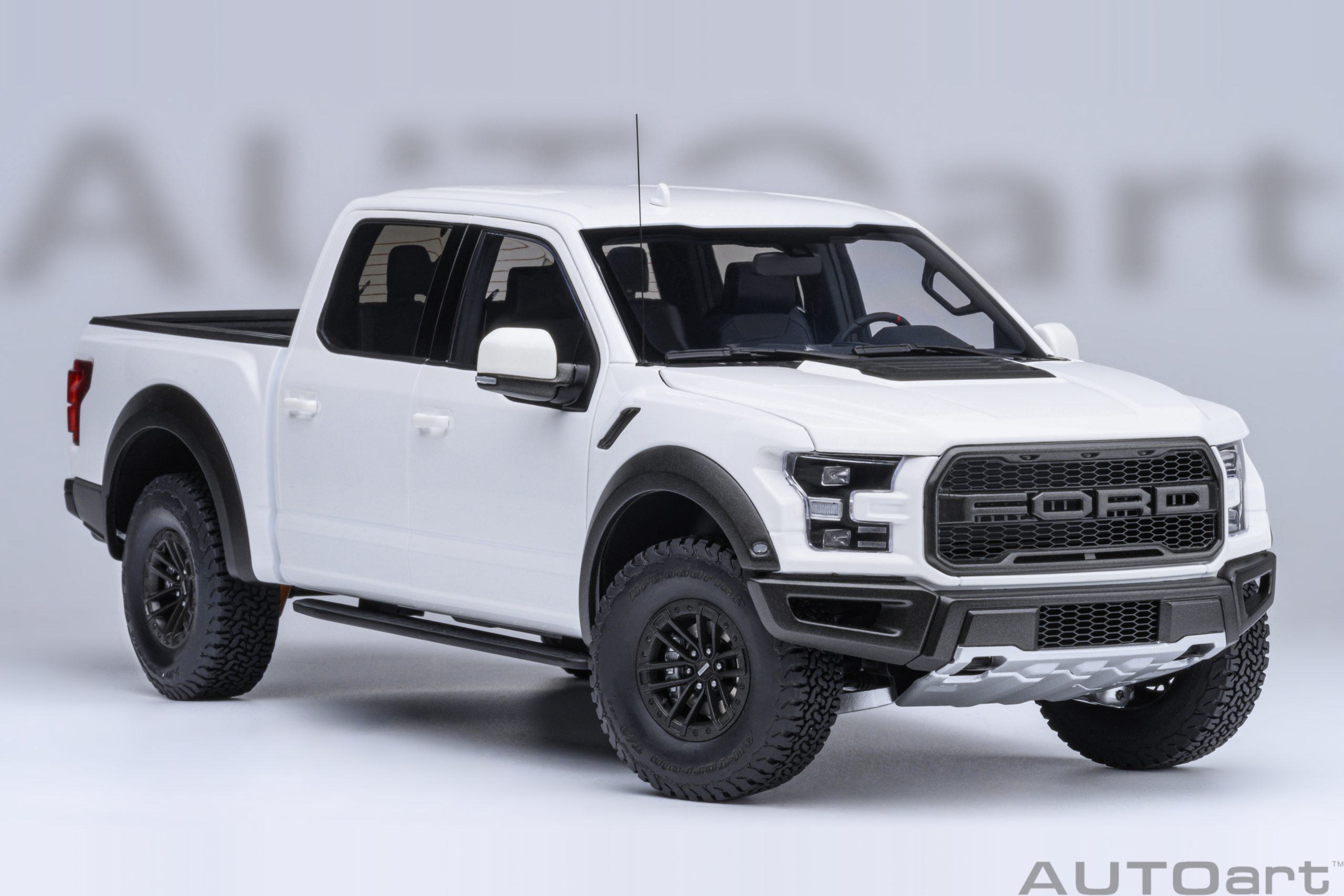 AUTOart Ford F-150 Raptor Supercrew 2019 1:18 - Oxford White - Image 17