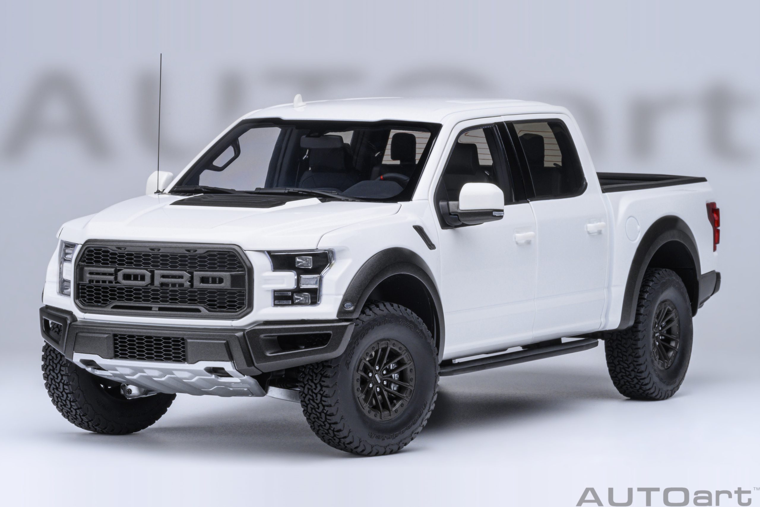 AUTOart Ford F-150 Raptor Supercrew 2019 1:18 - Oxford White - Image 18