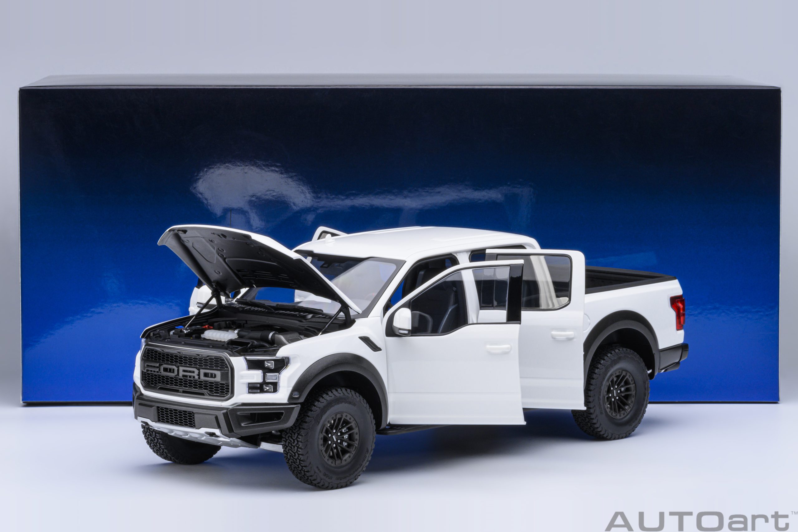 AUTOart Ford F-150 Raptor Supercrew 2019 1:18 - Oxford White - Image 21