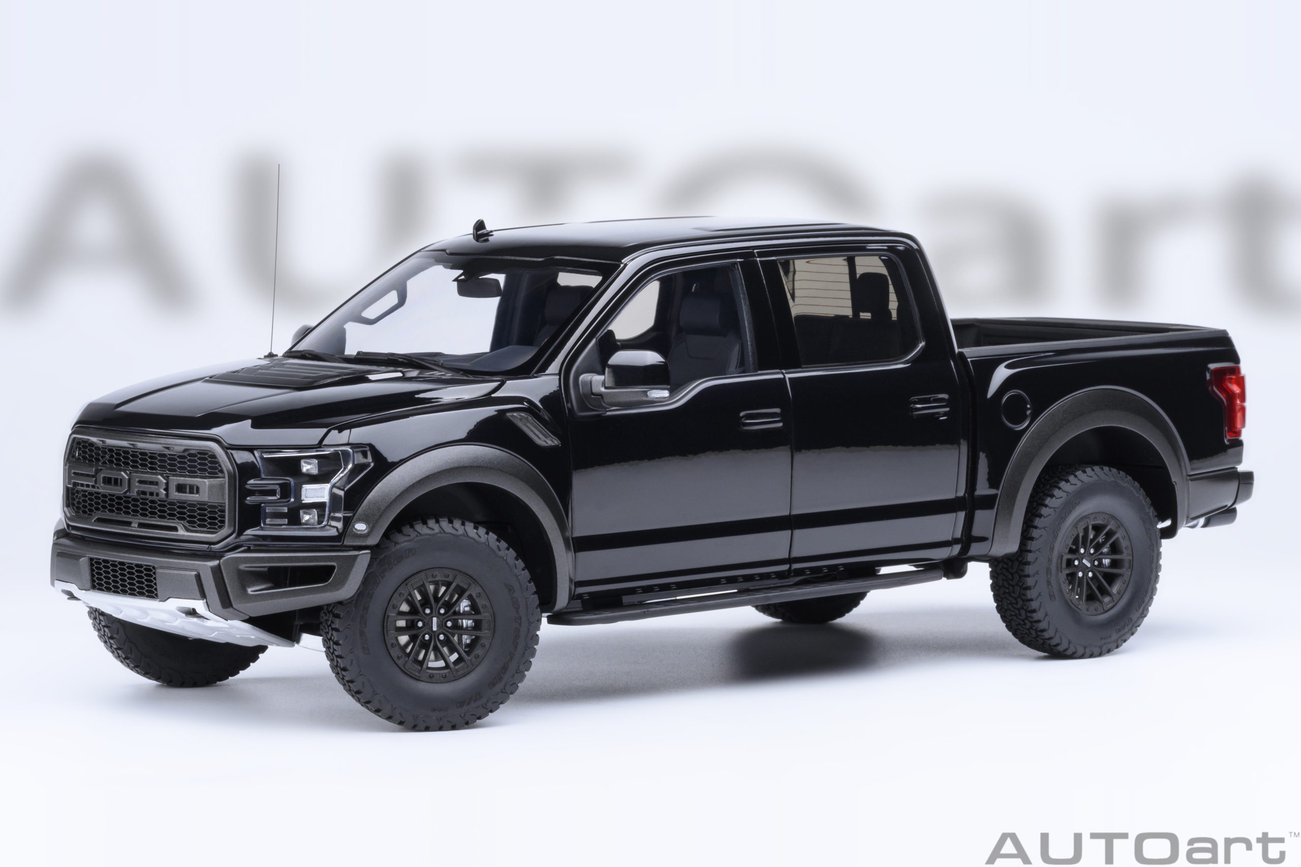 أوتو آرت فورد F-150 رابتور سوبركرو 2019 1:18 - أسود عقيق
