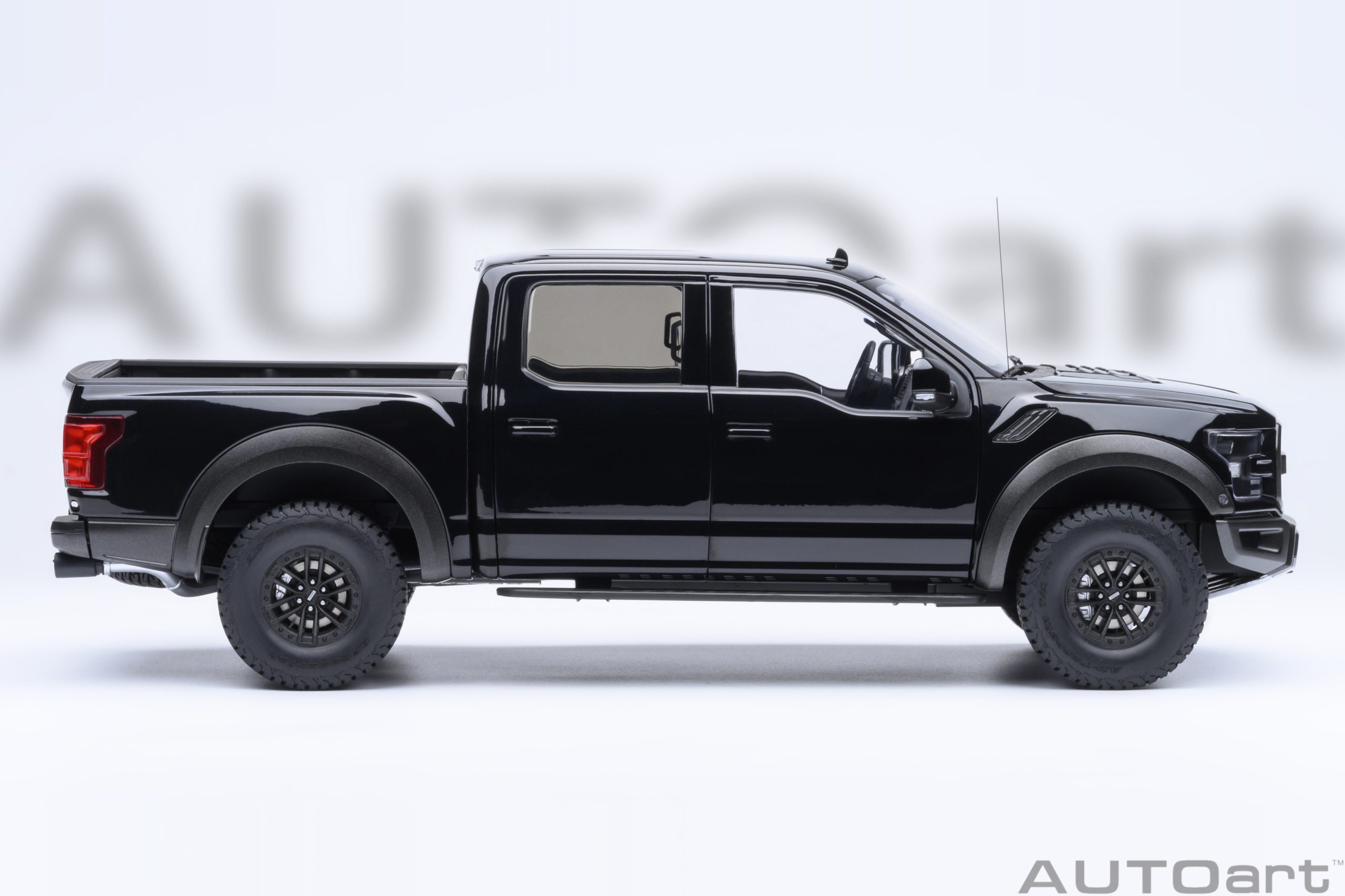 AUTOart Ford F-150 Raptor Supercrew 2019 1:18 - Agate Black - Image 4