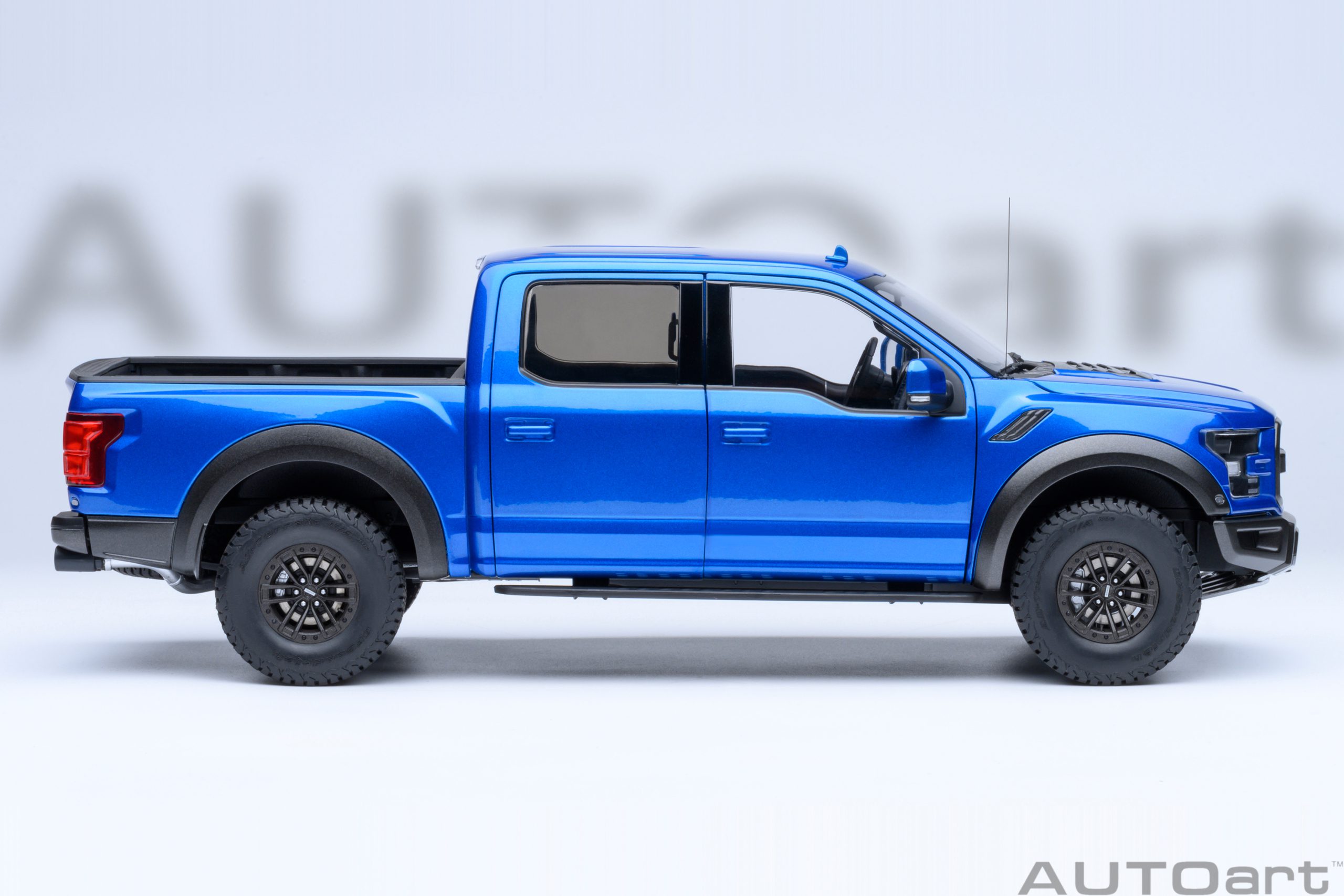 AUTOart Ford F-150 Raptor Supercrew 2019 1:18 - Velocity Blue - Image 4