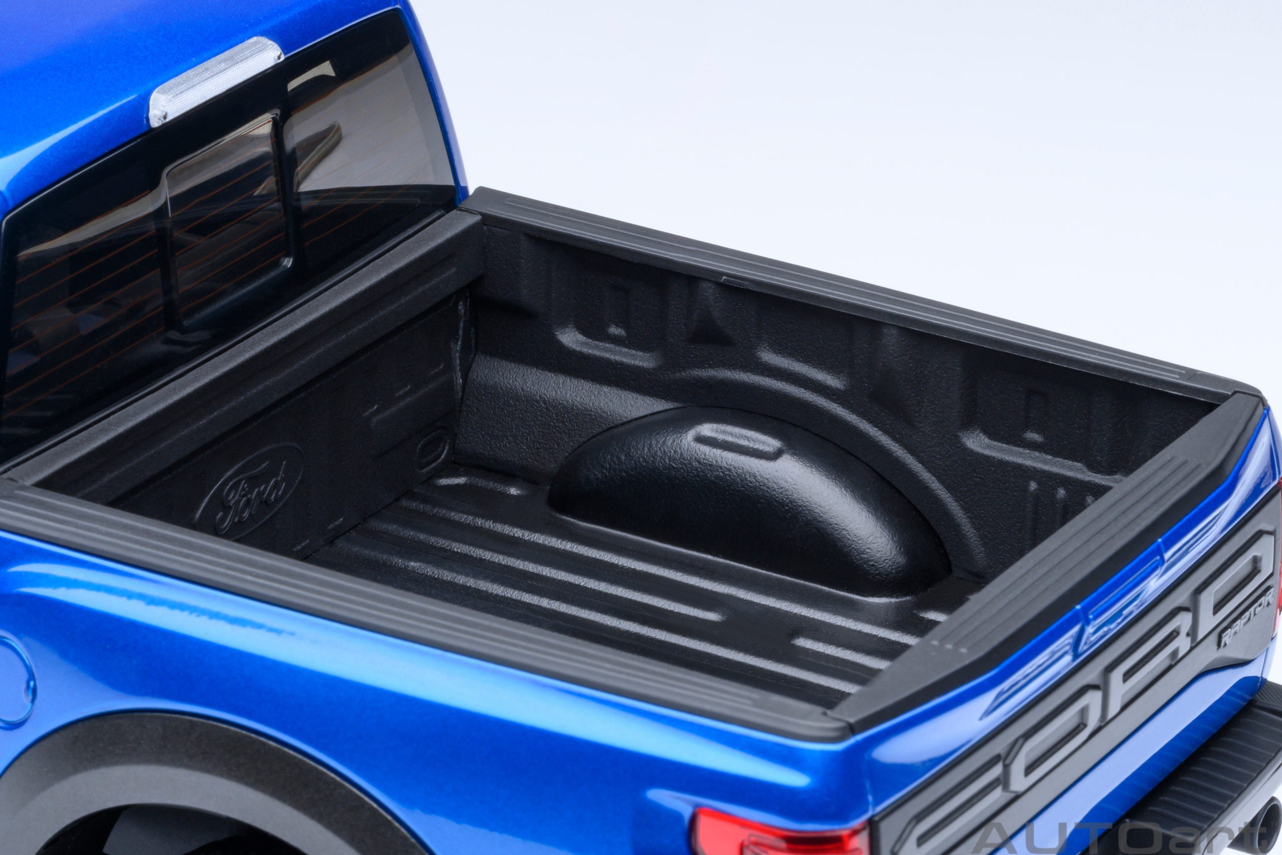 AUTOart Ford F-150 Raptor Supercrew 2019 1:18 - Velocity Blue - Image 13