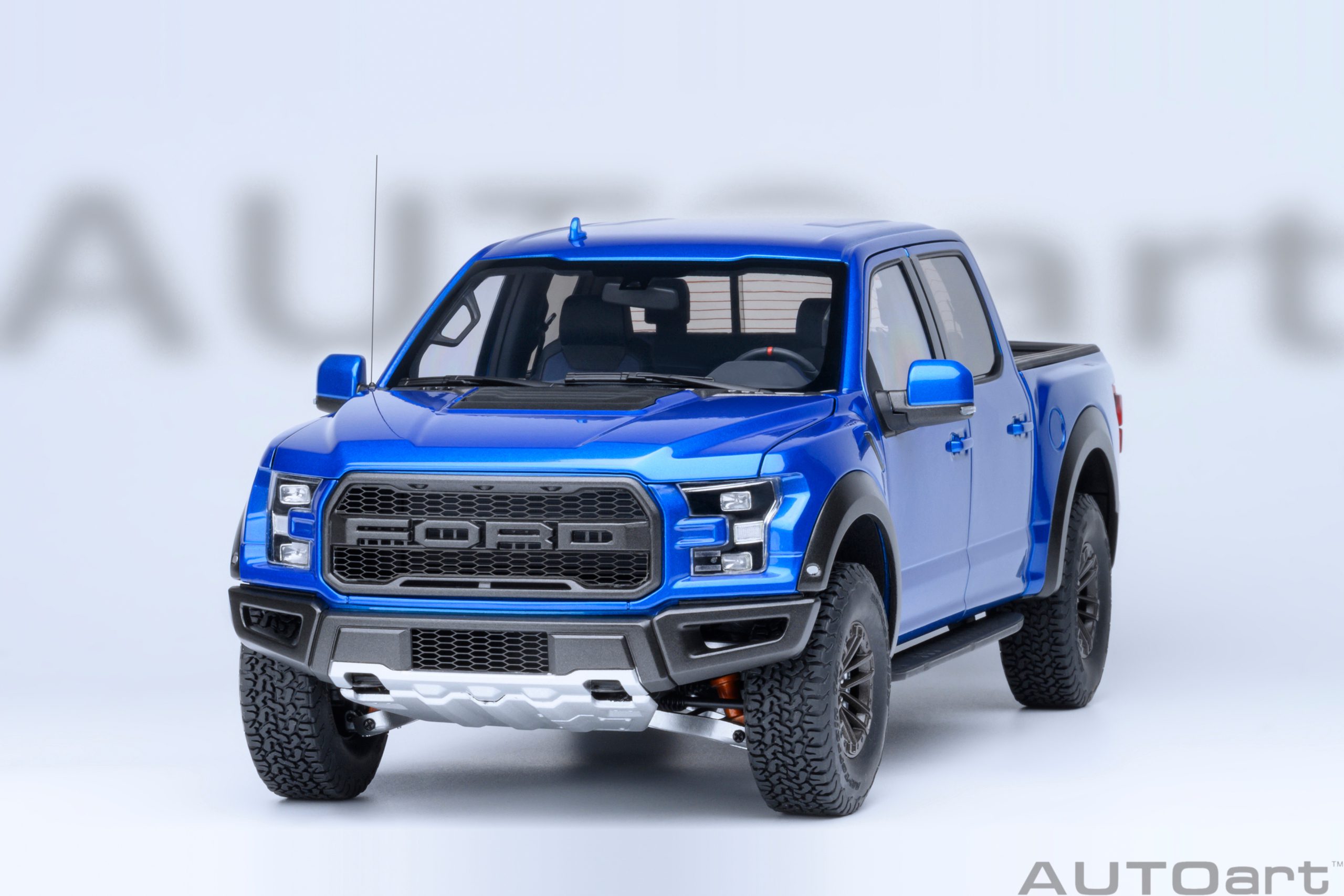 AUTOart Ford F-150 Raptor Supercrew 2019 1:18 - Velocity Blue - Image 19