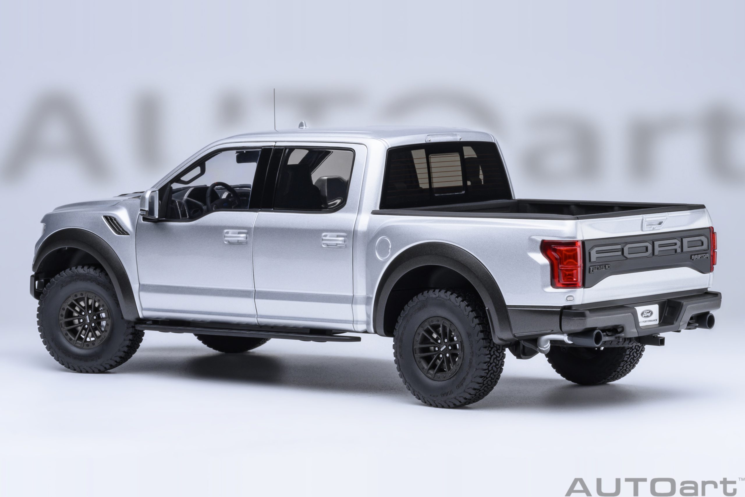 AUTOart Ford F-150 Raptor Supercrew 2019 1:18 - Ingot Silver - 画像2